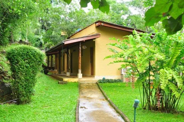 Bopath Falls Rock Chalets