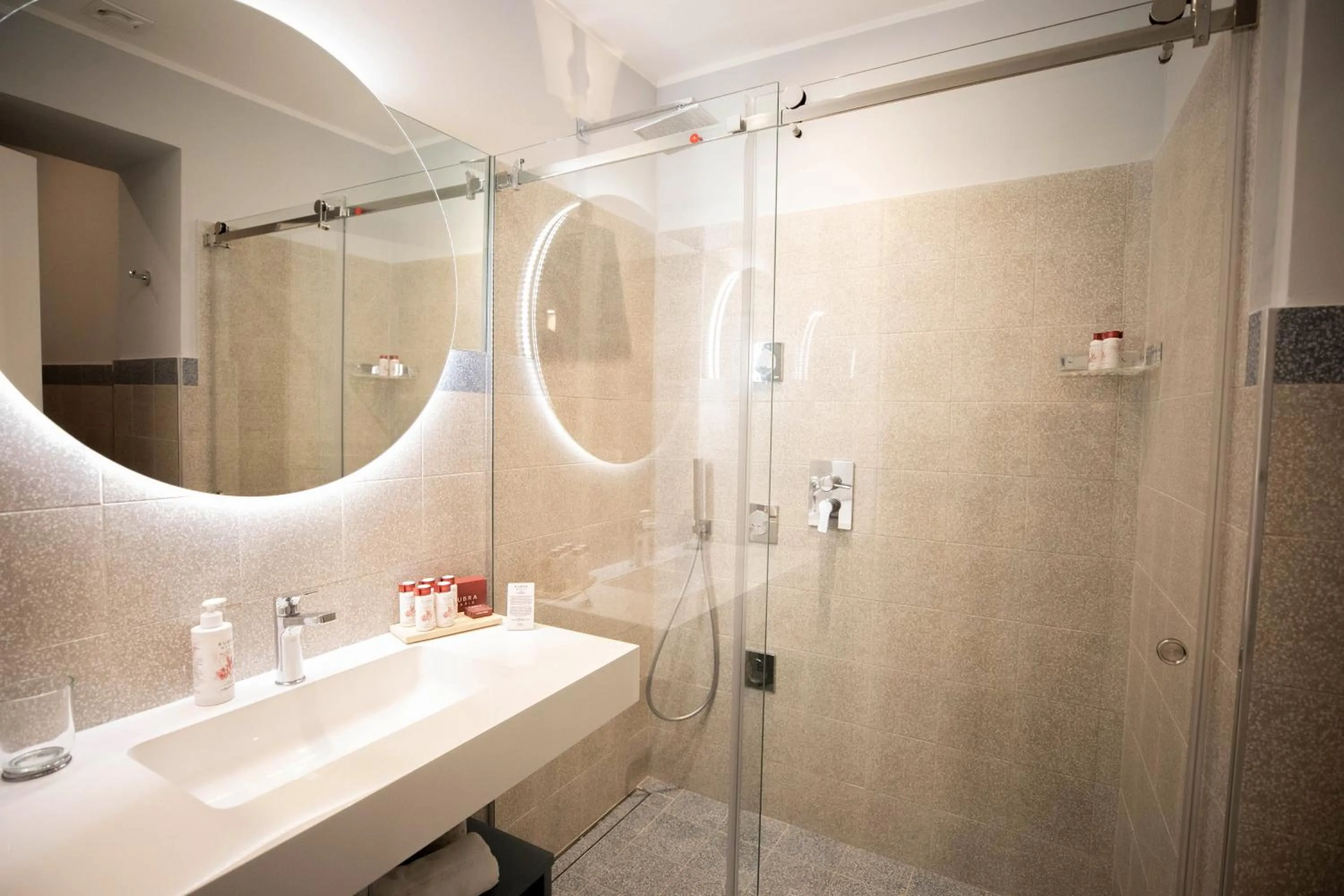 Bathroom in Lanterne Magiche Ortigia Suites