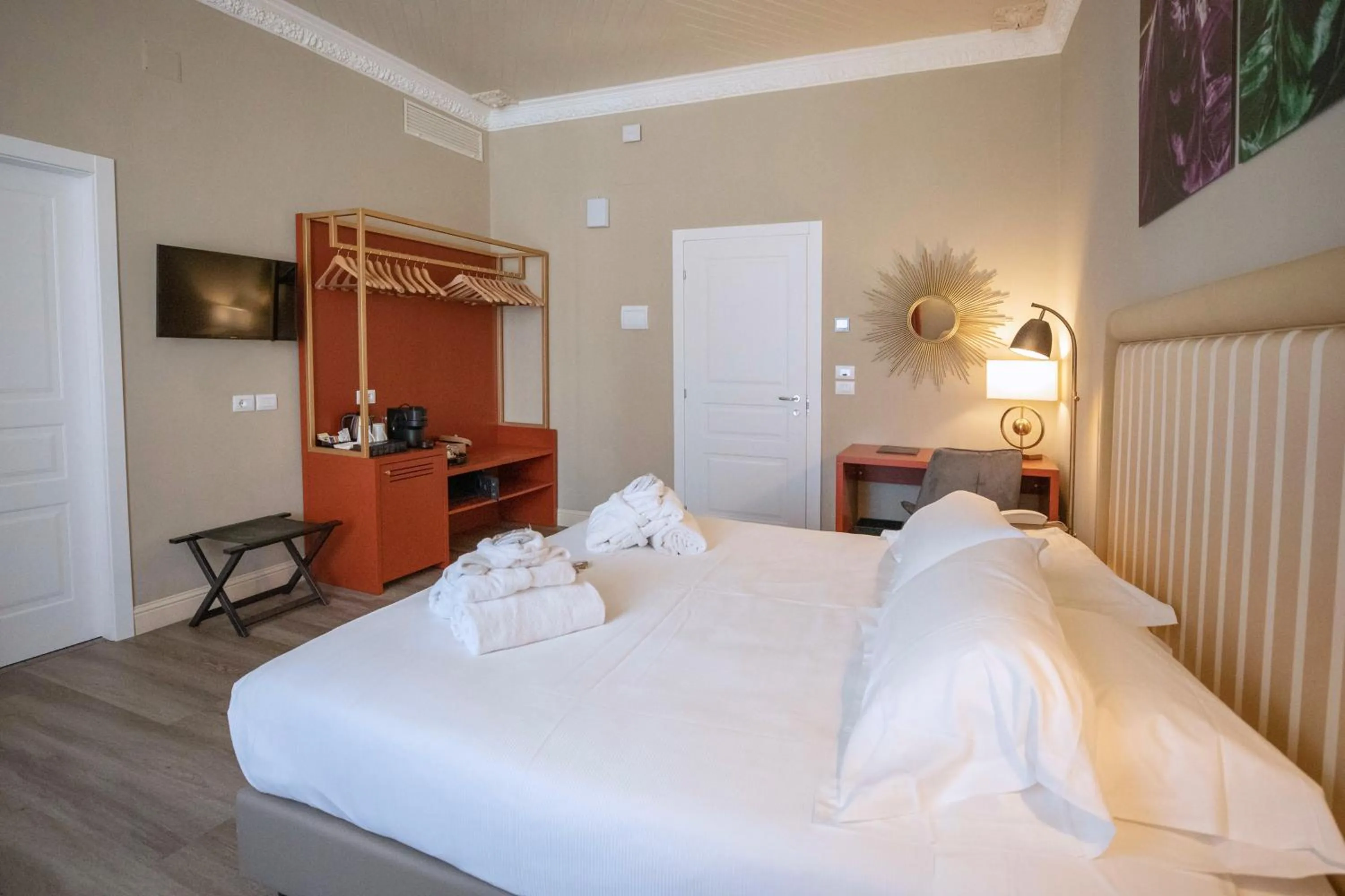 TV and multimedia, Bed in Lanterne Magiche Ortigia Suites