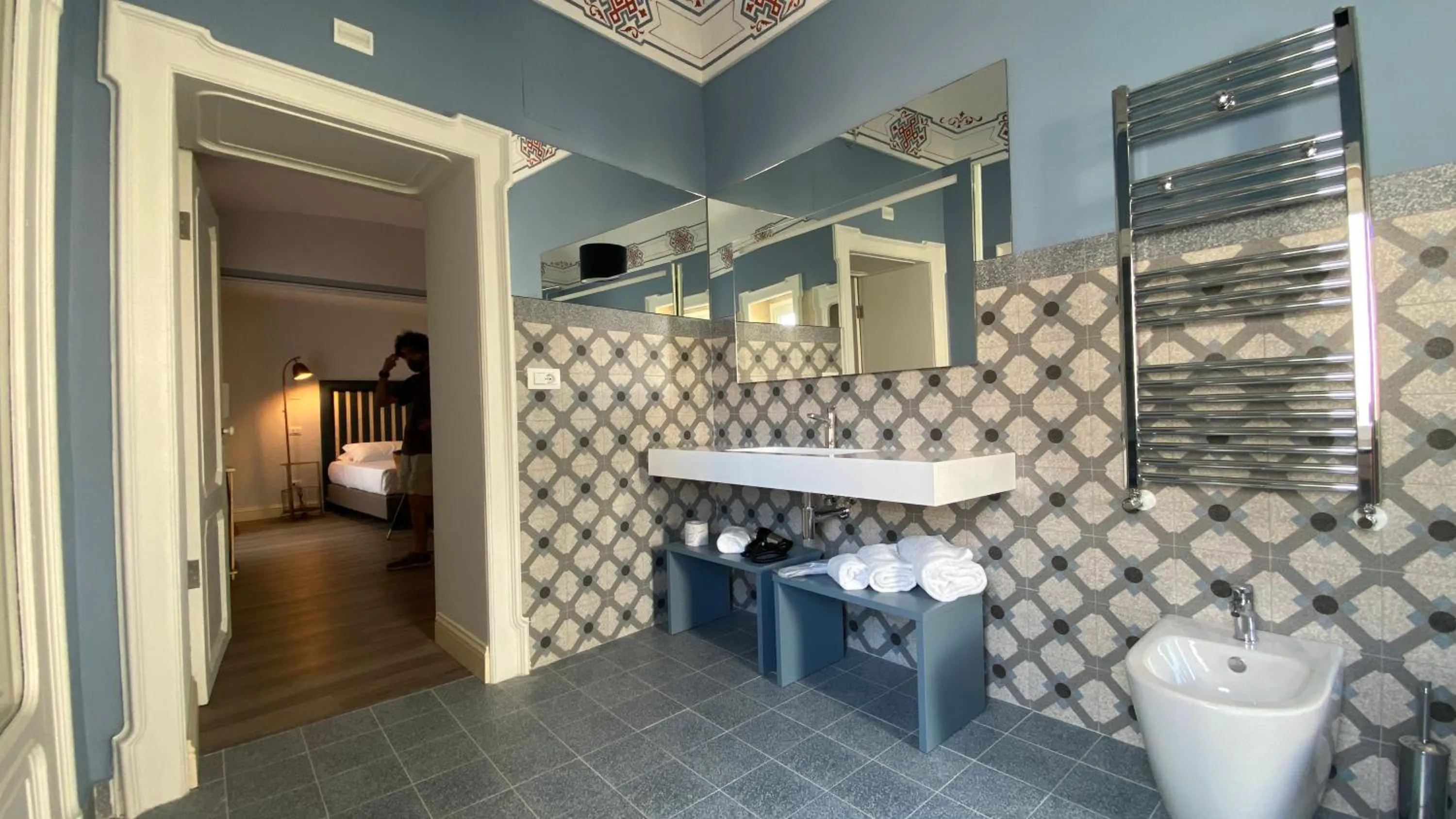 Bathroom, Bed in Lanterne Magiche Ortigia Suites