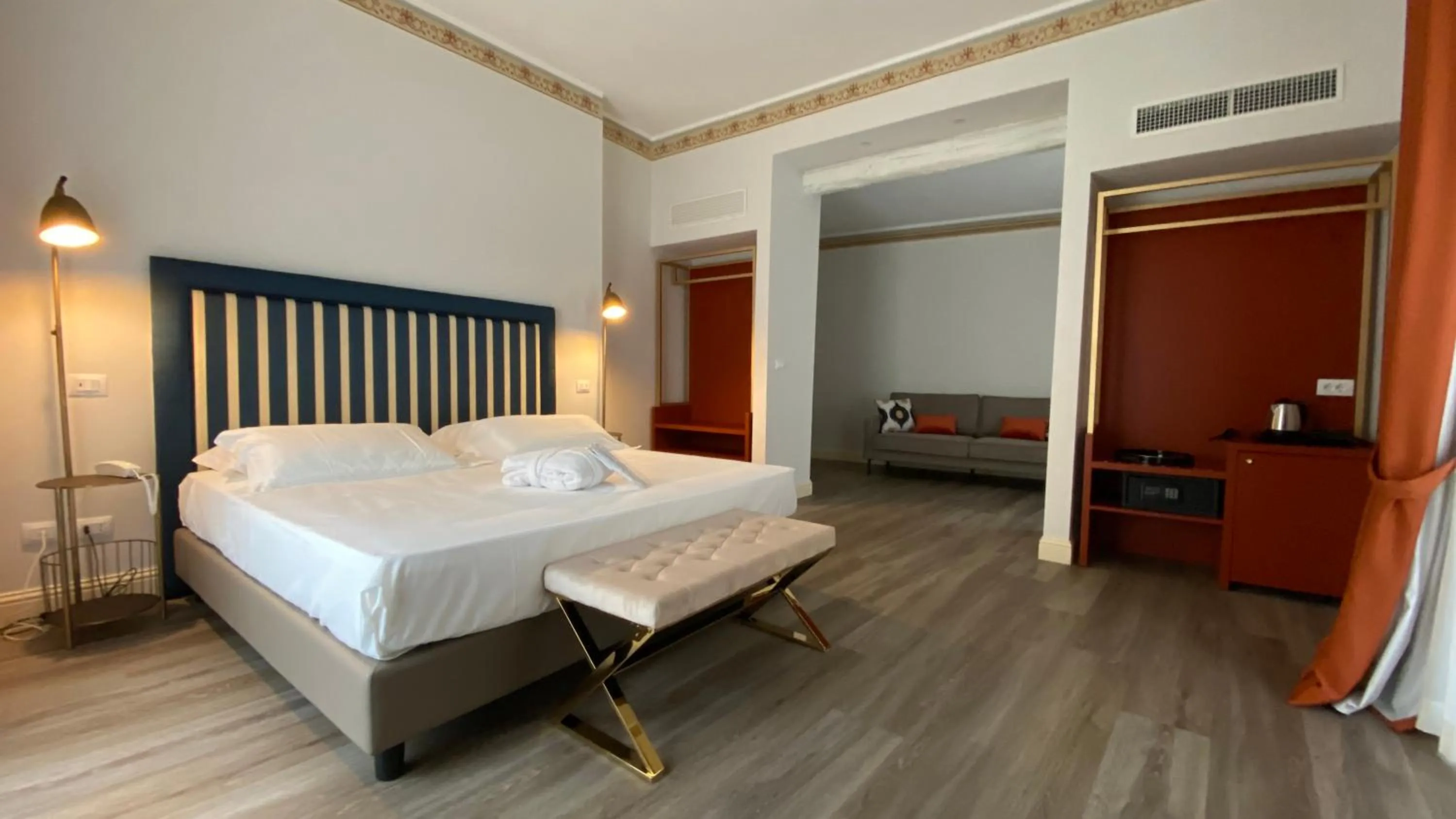 Bed in Lanterne Magiche Ortigia Suites