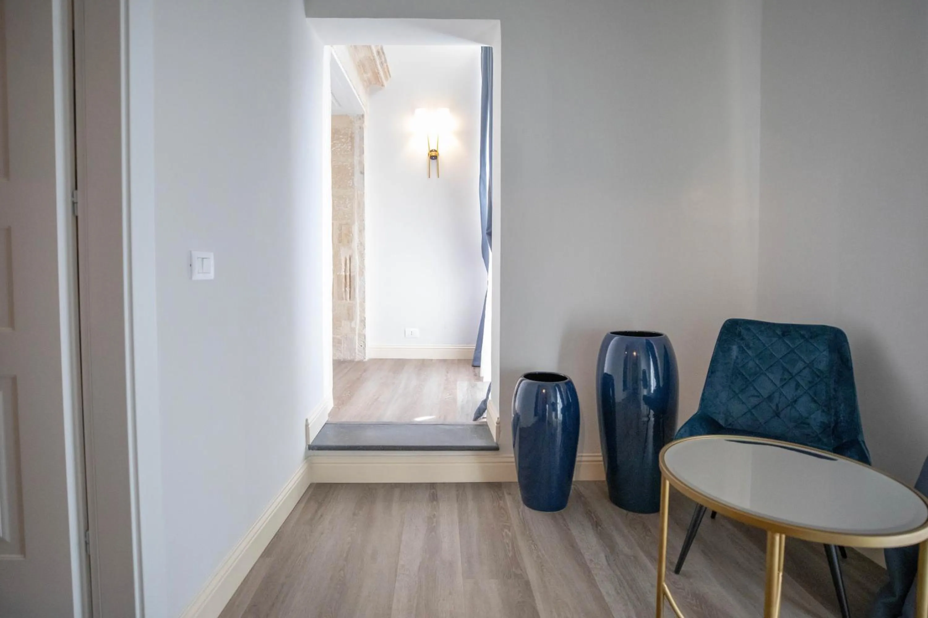 Decorative detail, Bed in Lanterne Magiche Ortigia Suites