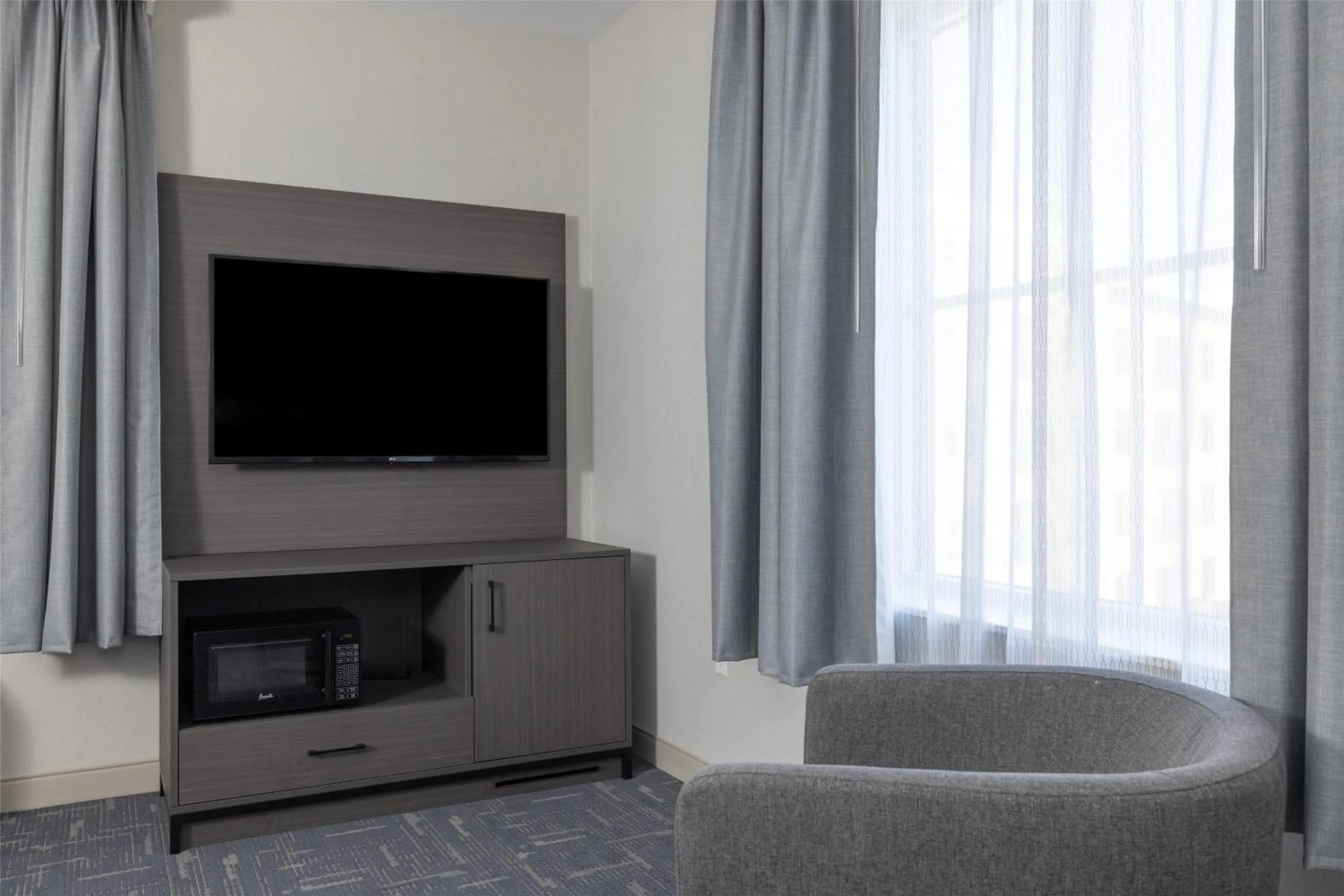 Photo of the whole room in Hampton Inn & Suites Portsmouth Downtown