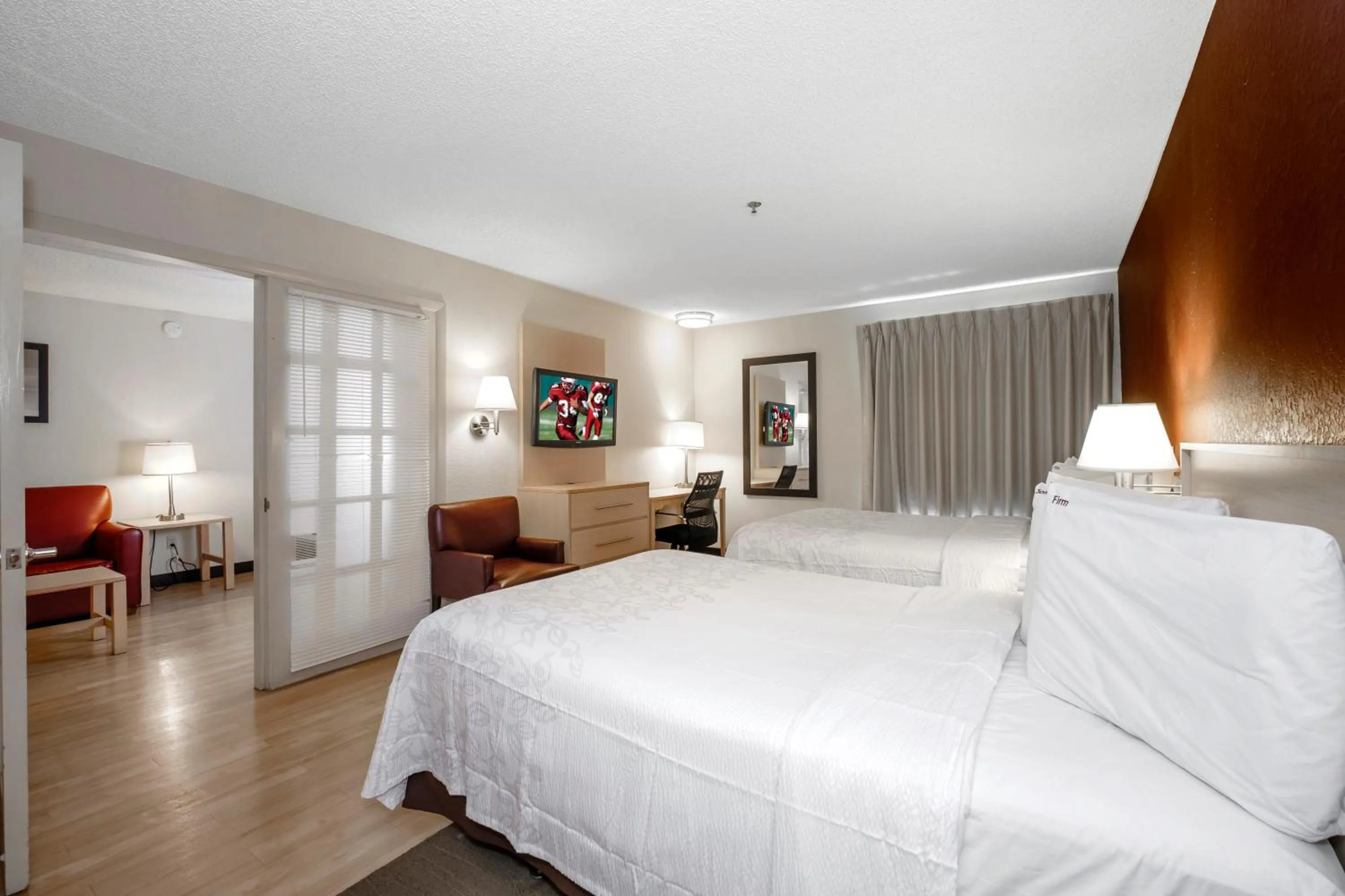 Photo of the whole room, Bed in Red Roof Inn PLUS + Gainesville