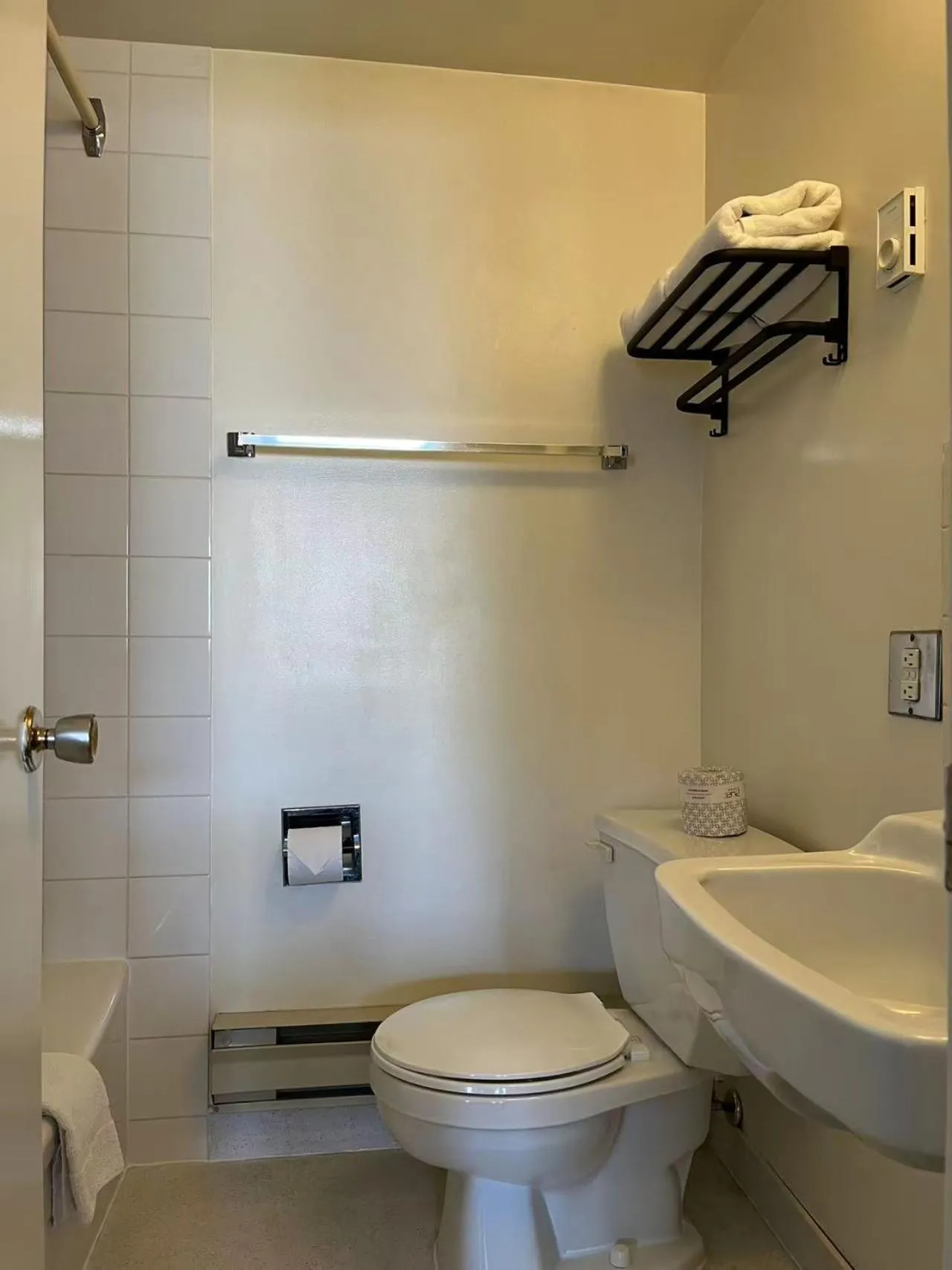 Toilet in Rondo Motel