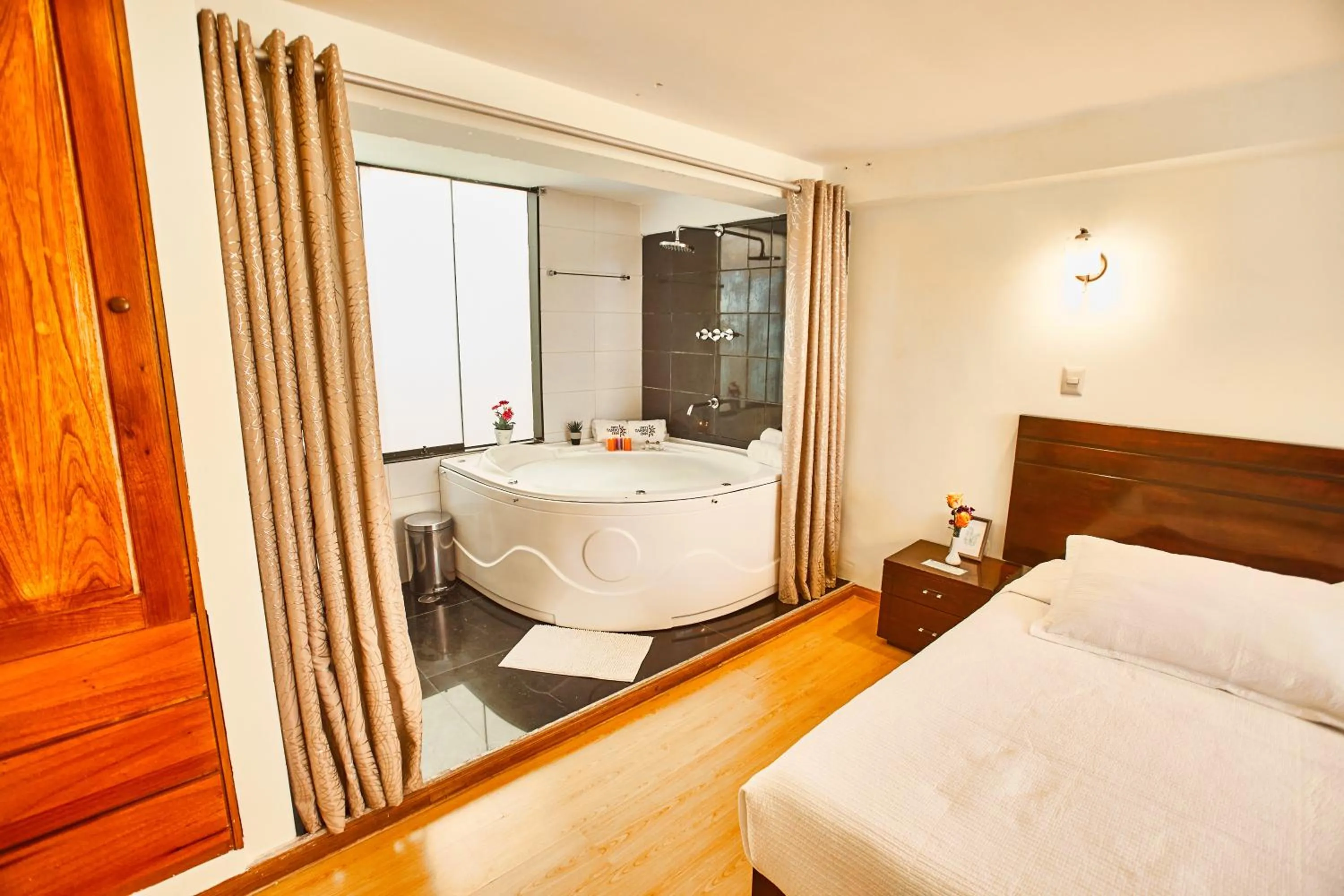 Hot Tub, Bed in Inti Tampu Inn