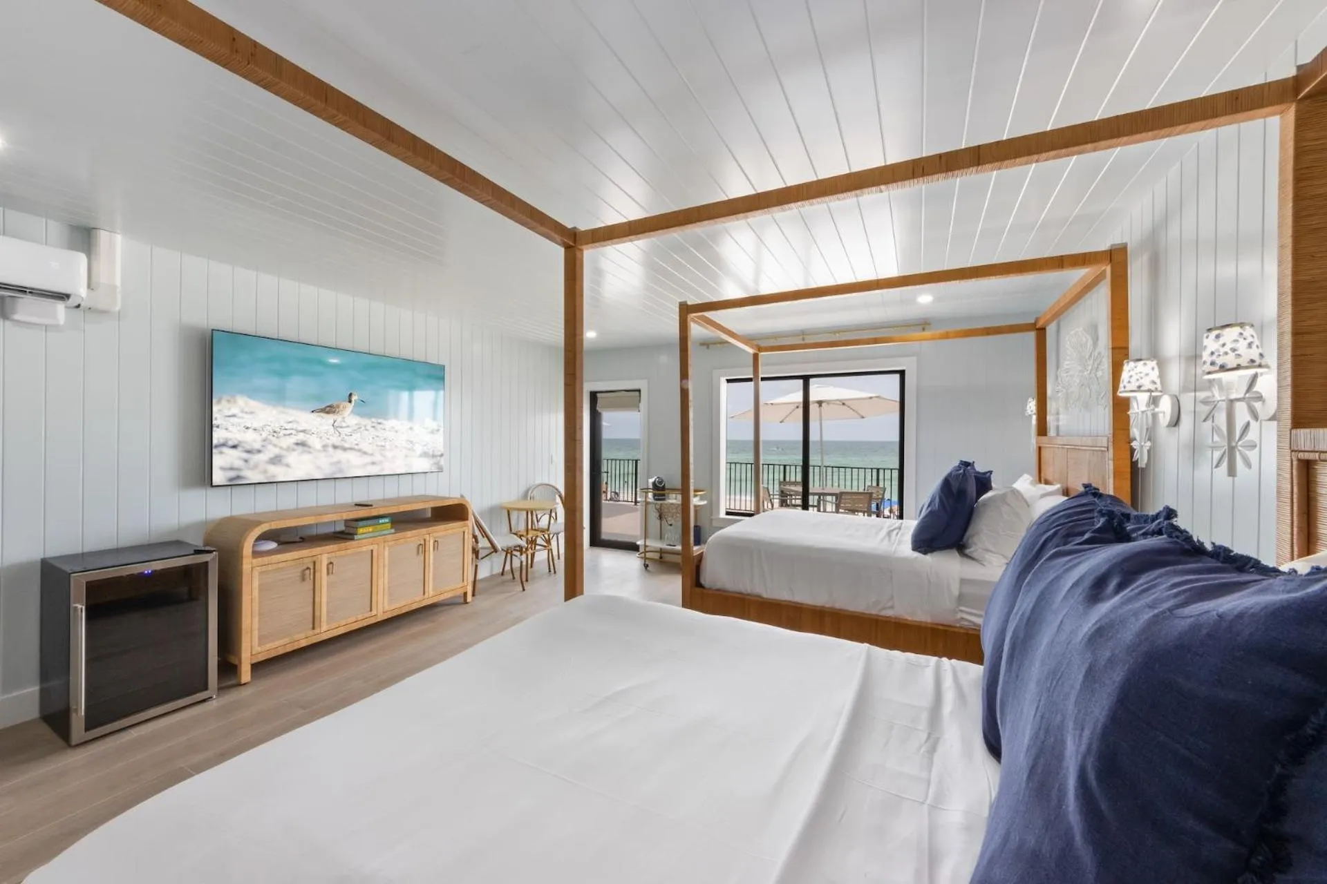 Bed in Seabreeze at Anna Maria Island Inn