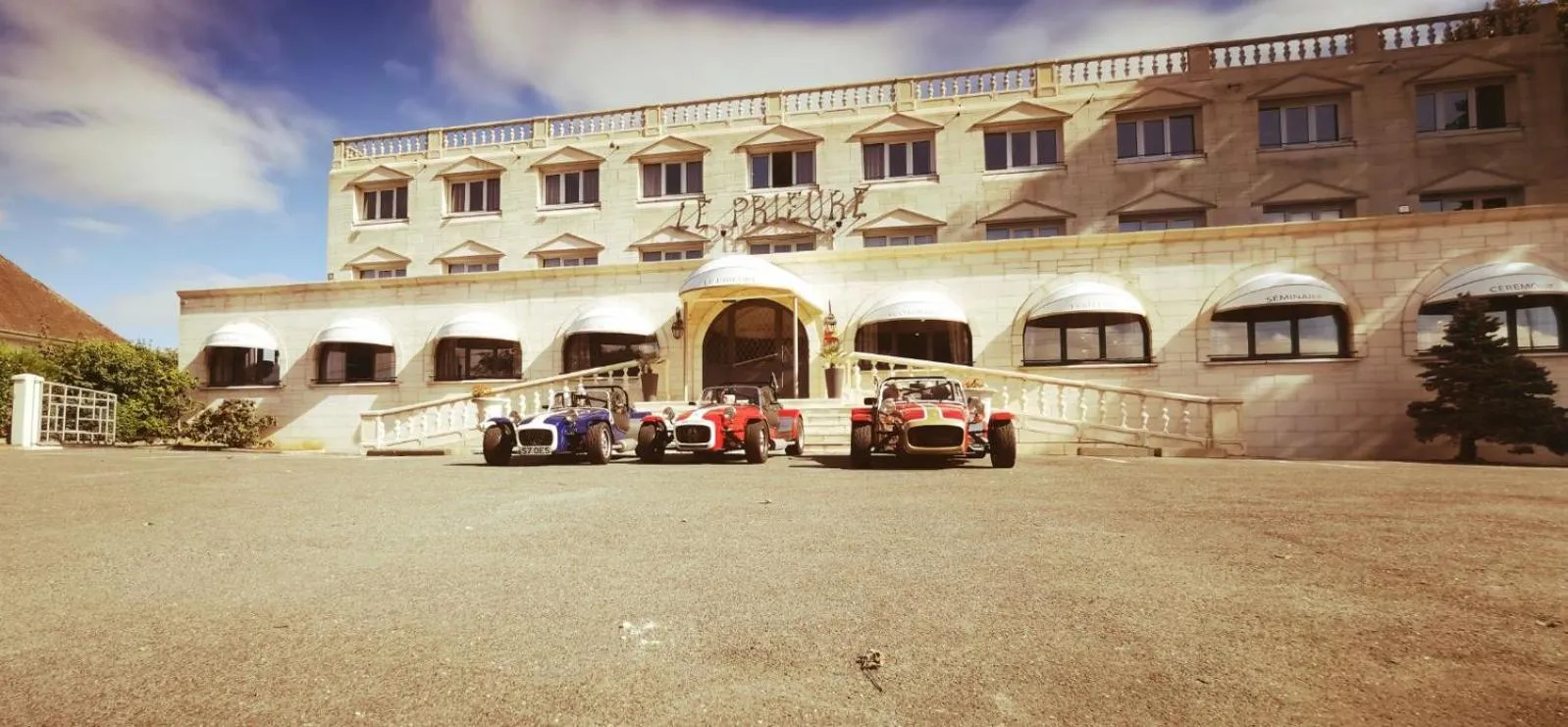 Property building in Hôtel Le Prieuré