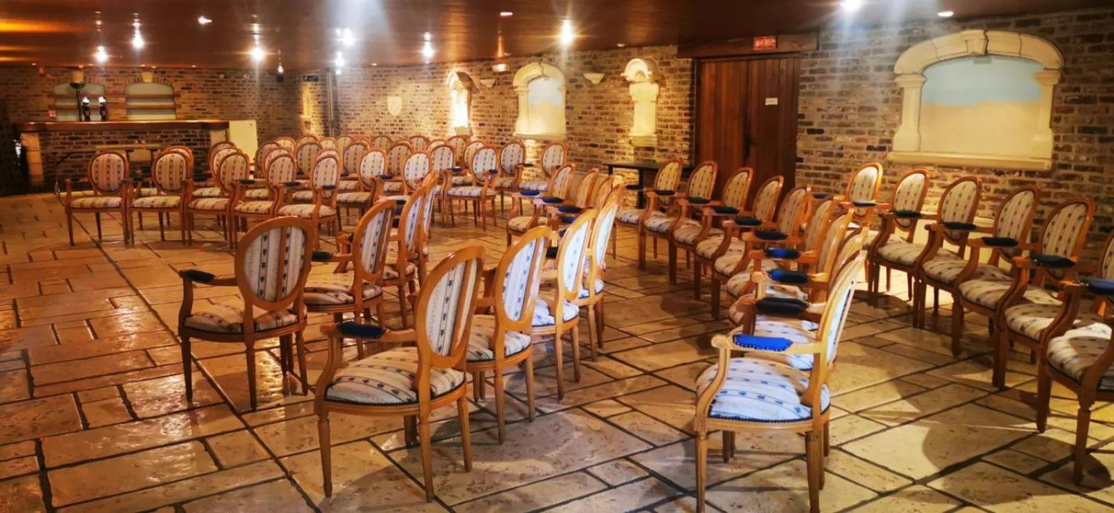 Meeting/conference room in Hôtel Le Prieuré