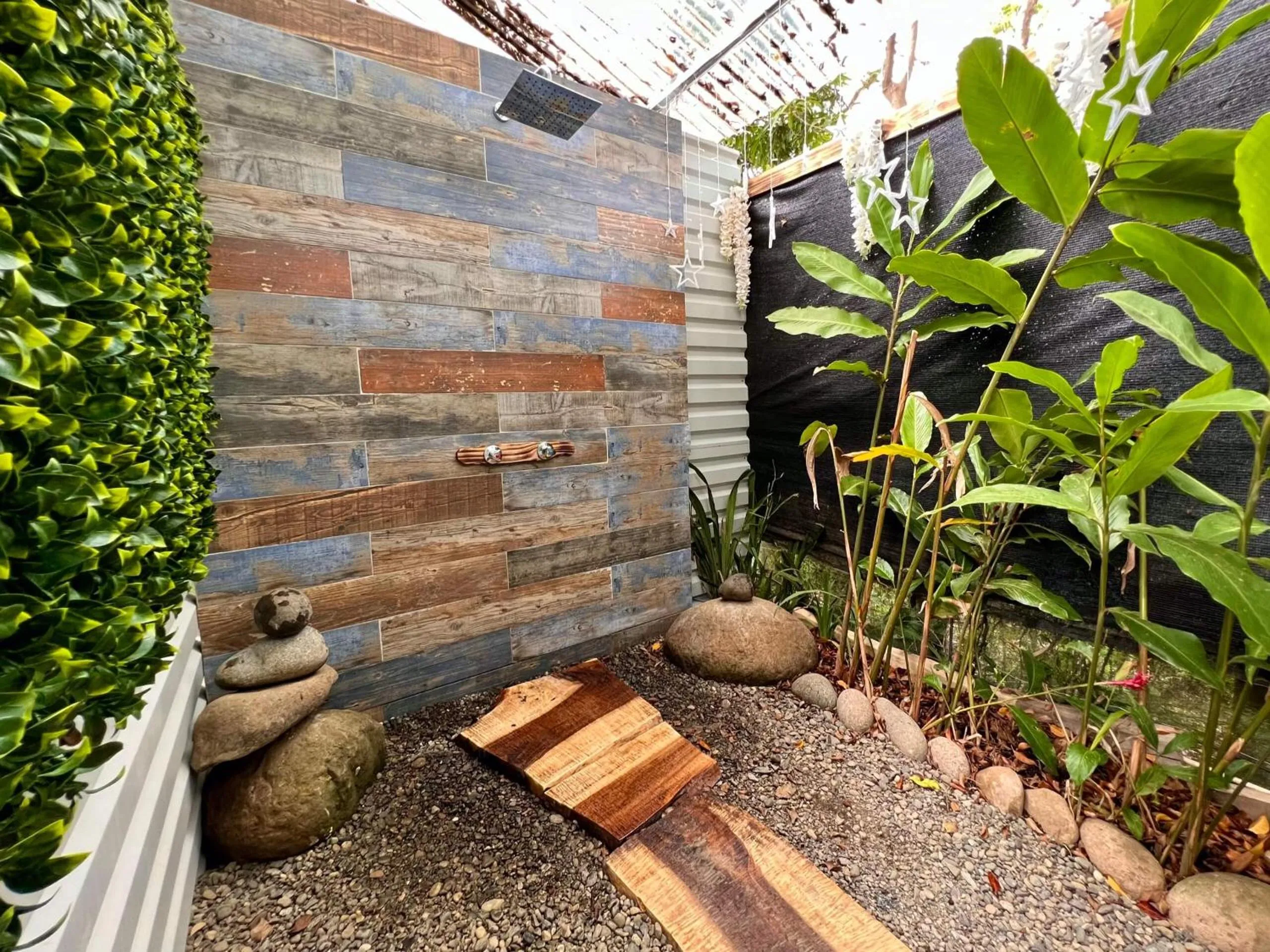 Shower in Tucan Hotel