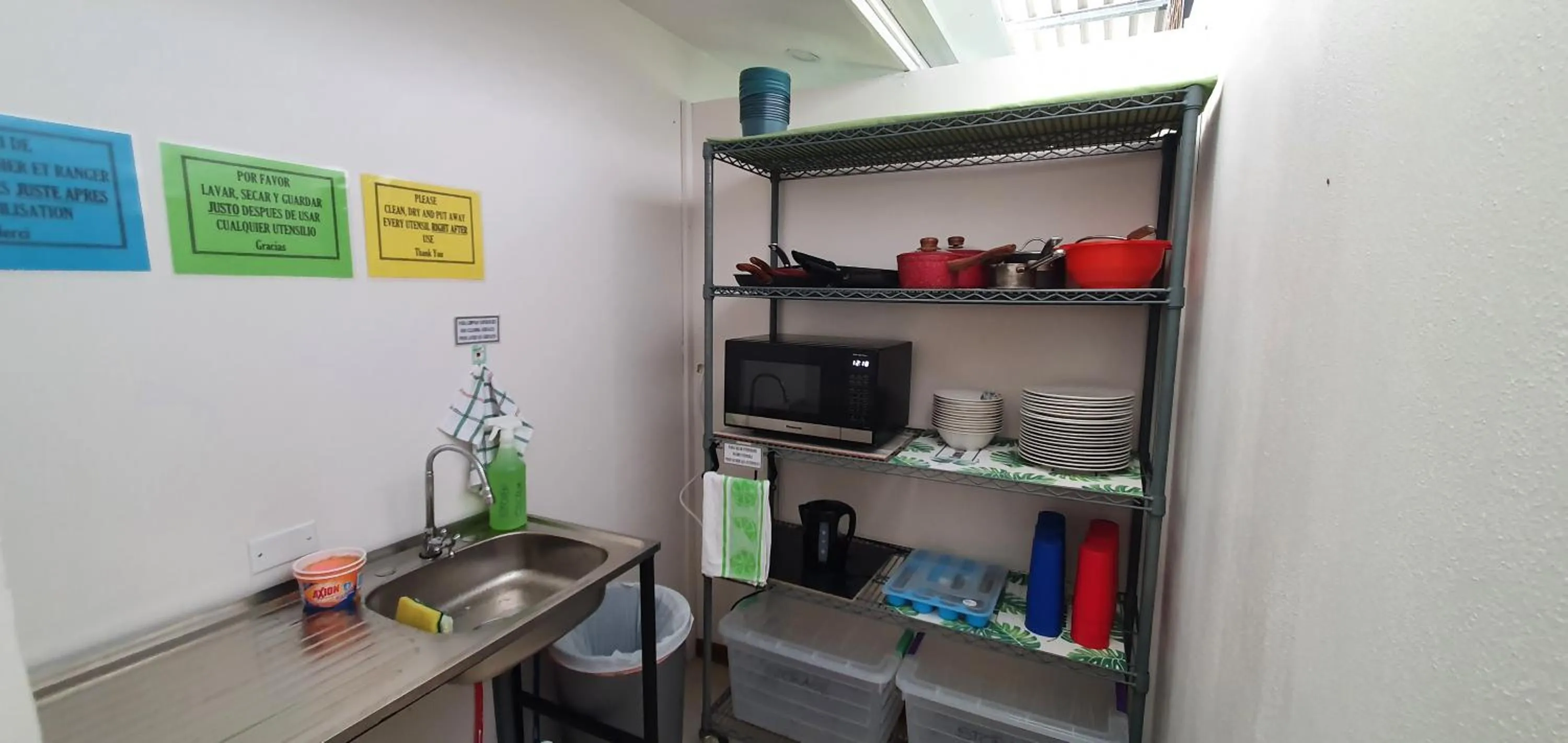 Kitchen or kitchenette in Tucan Hotel