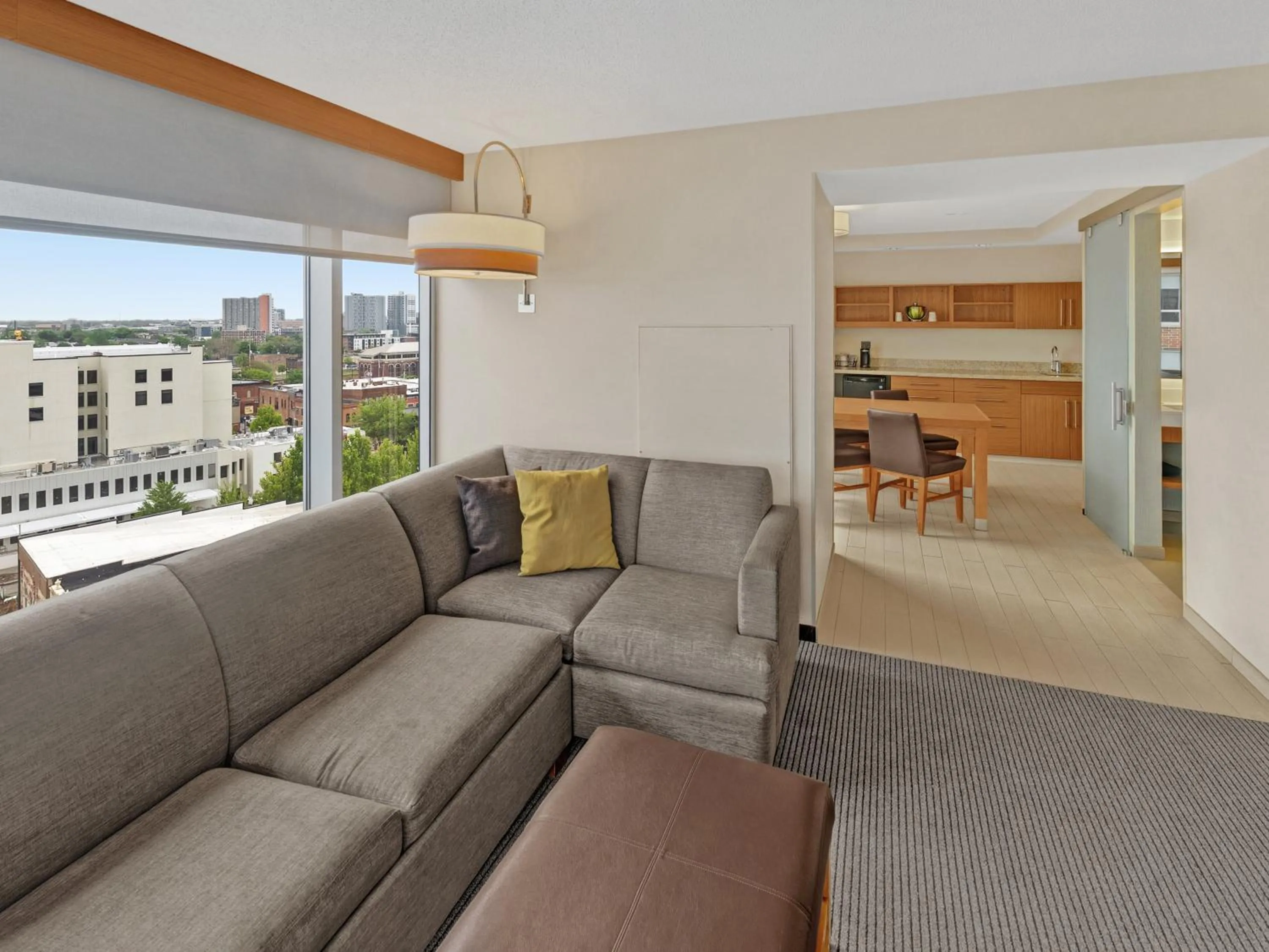 Living room in Hyatt Place Champaign/Urbana