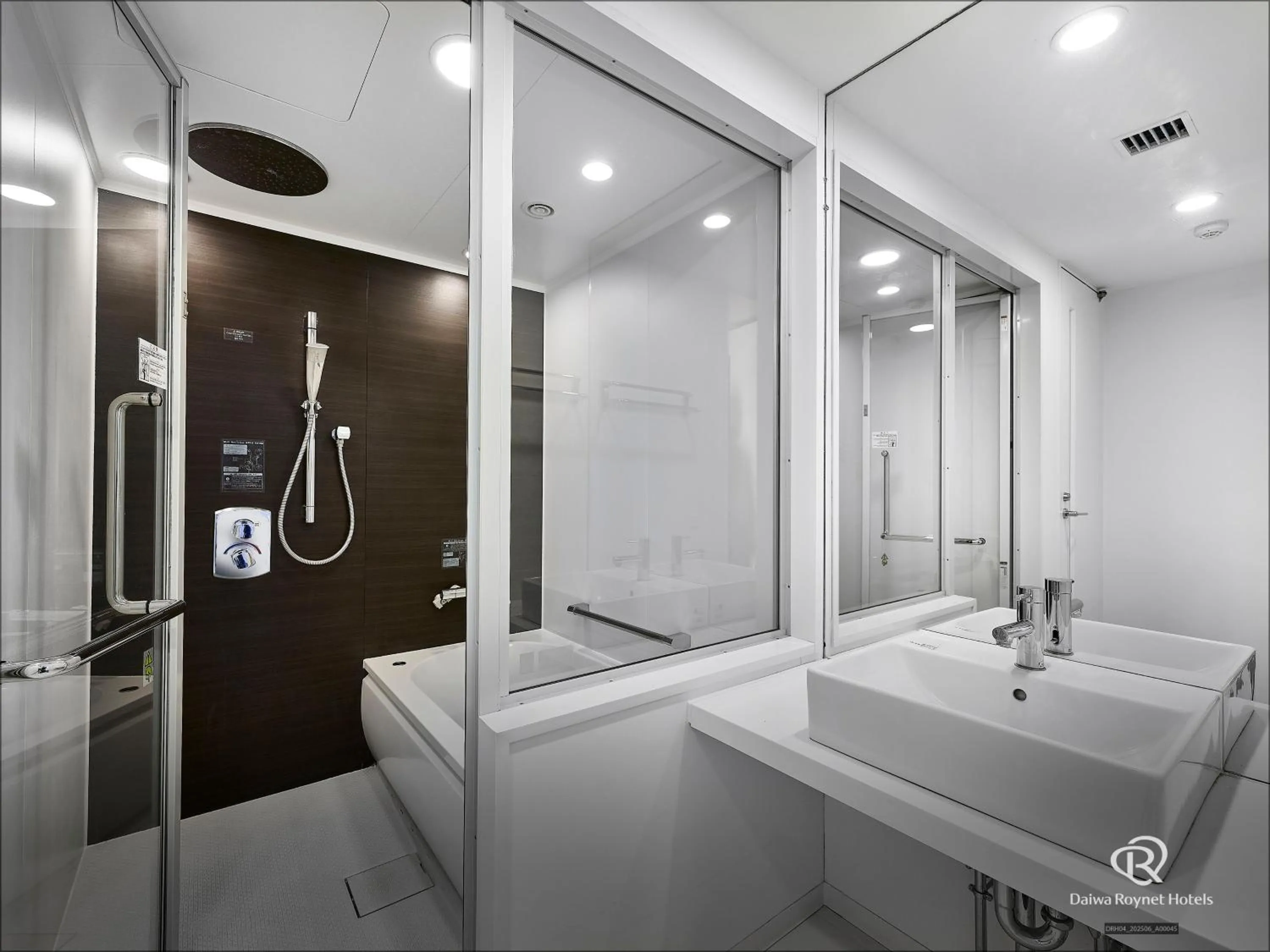 Bathroom in Daiwa Roynet Hotel Numazu