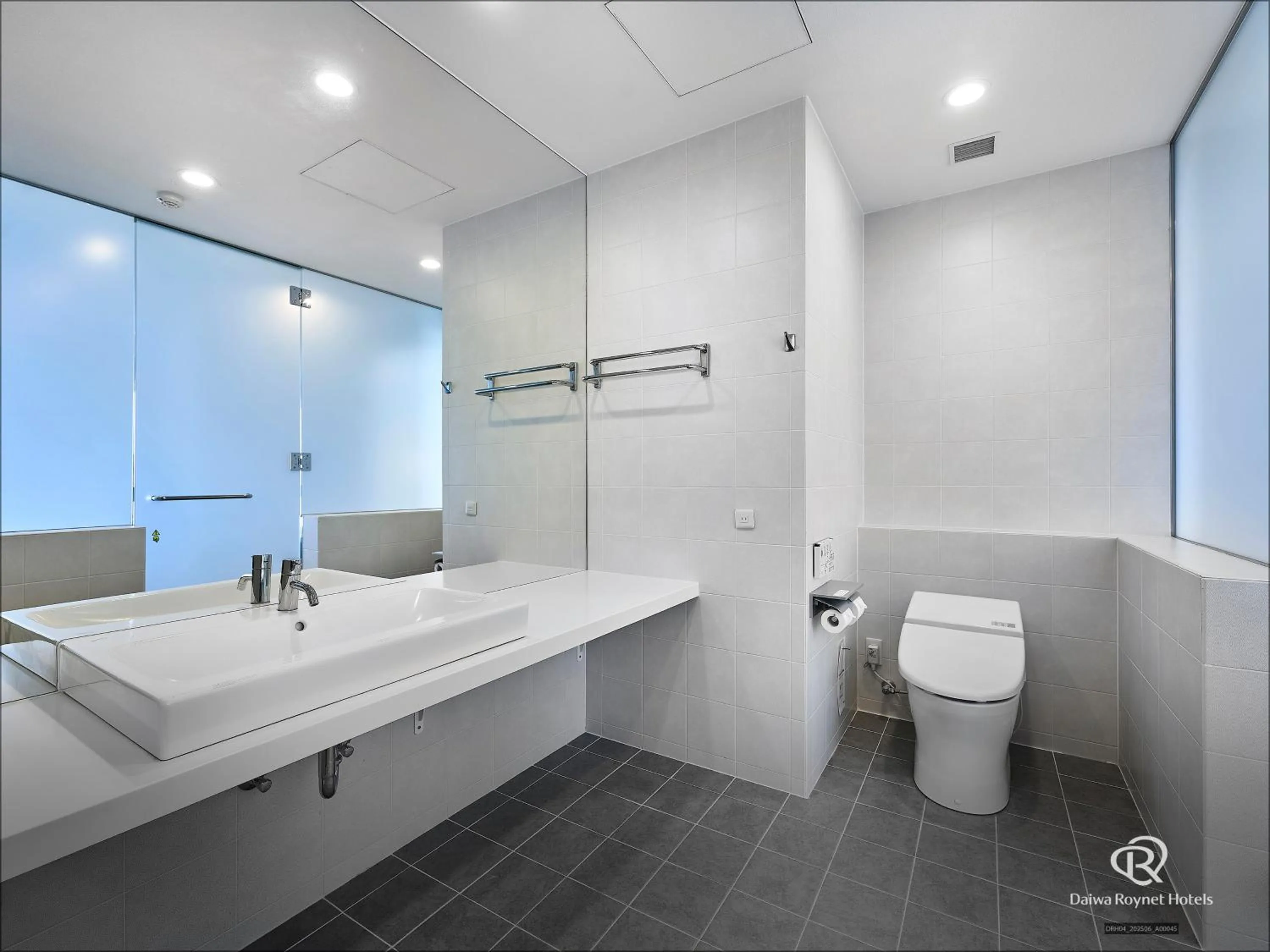 Photo of the whole room in Daiwa Roynet Hotel Numazu