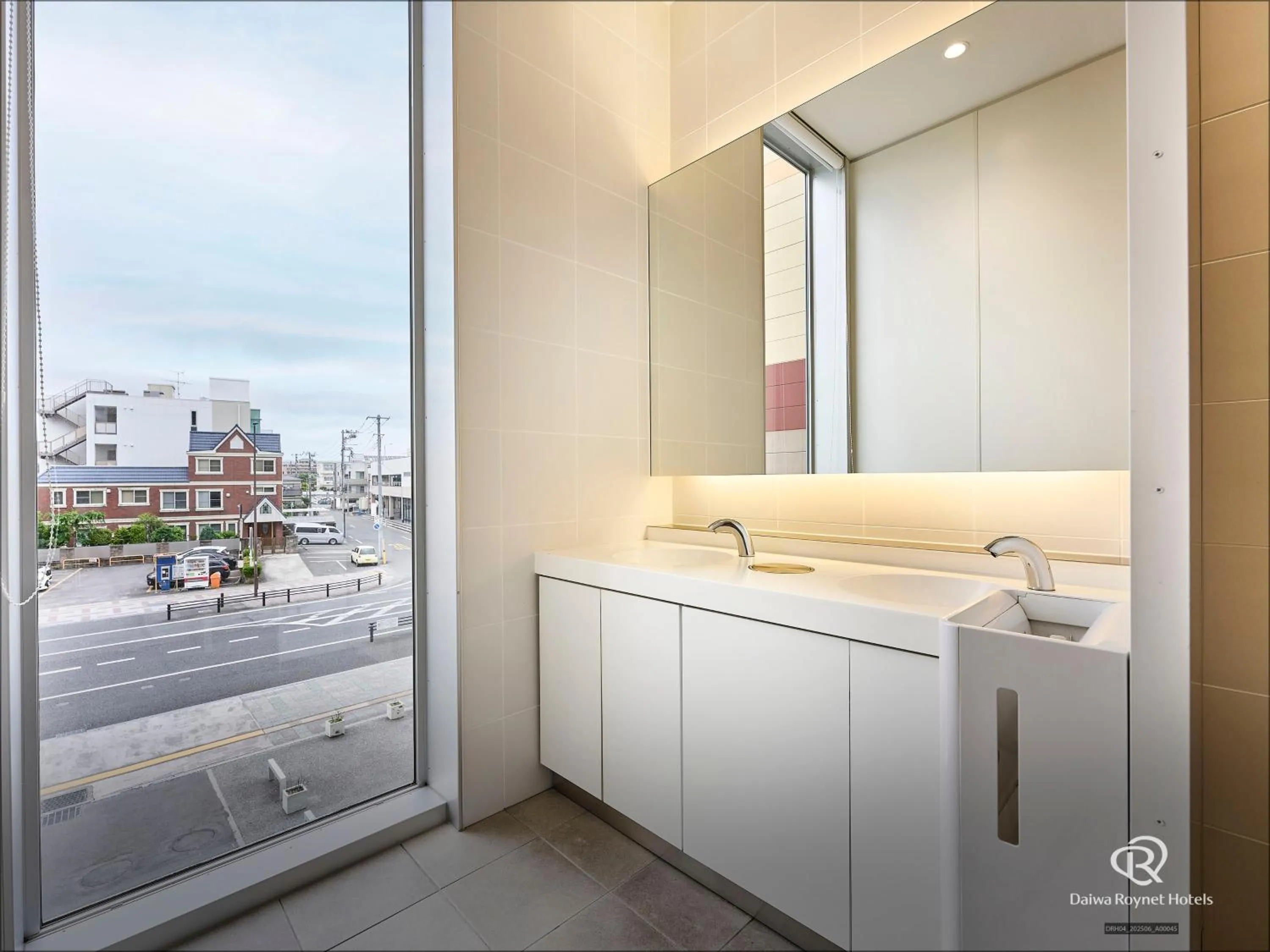 Toilet in Daiwa Roynet Hotel Numazu