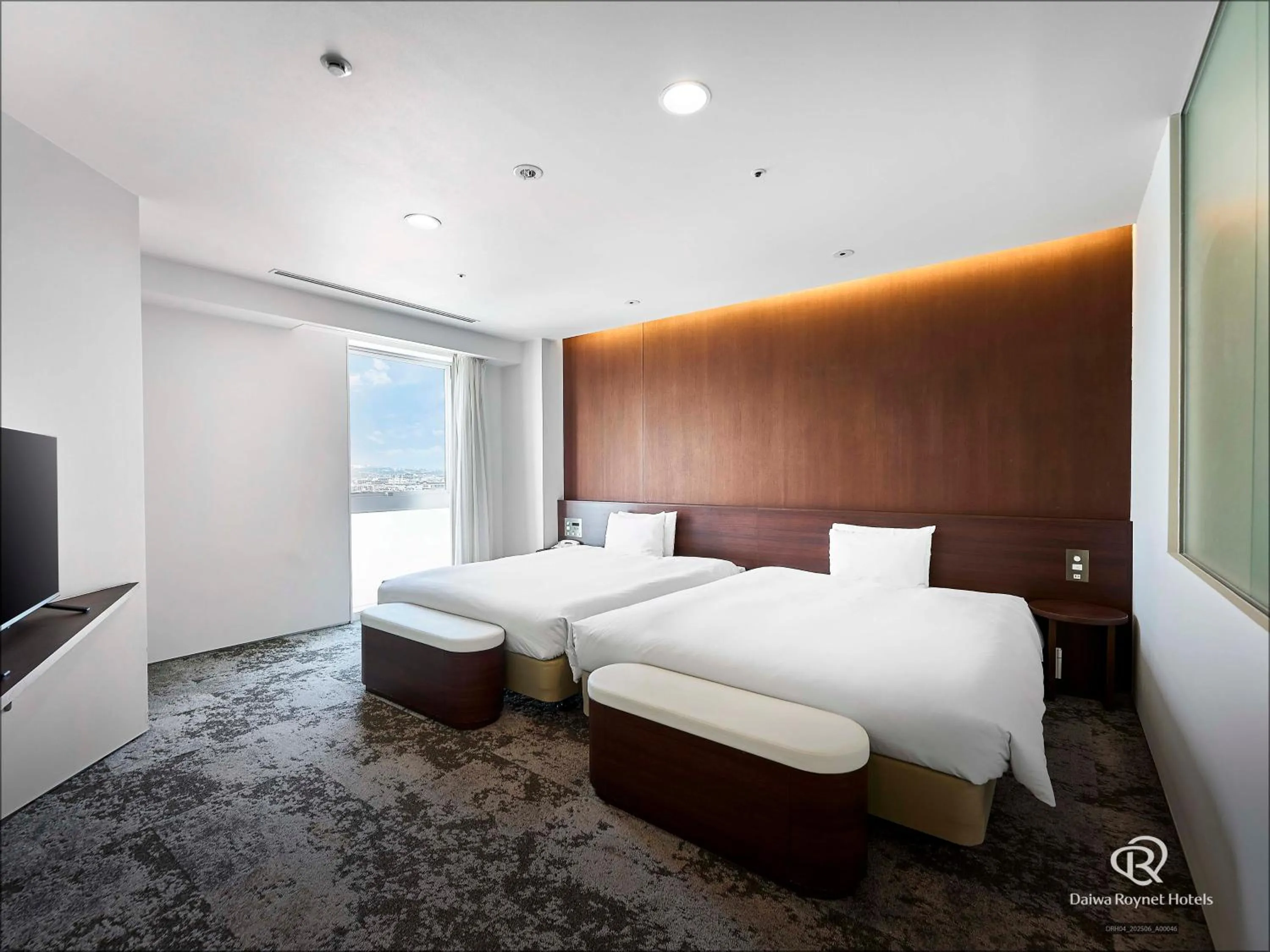 Photo of the whole room, Bed in Daiwa Roynet Hotel Numazu