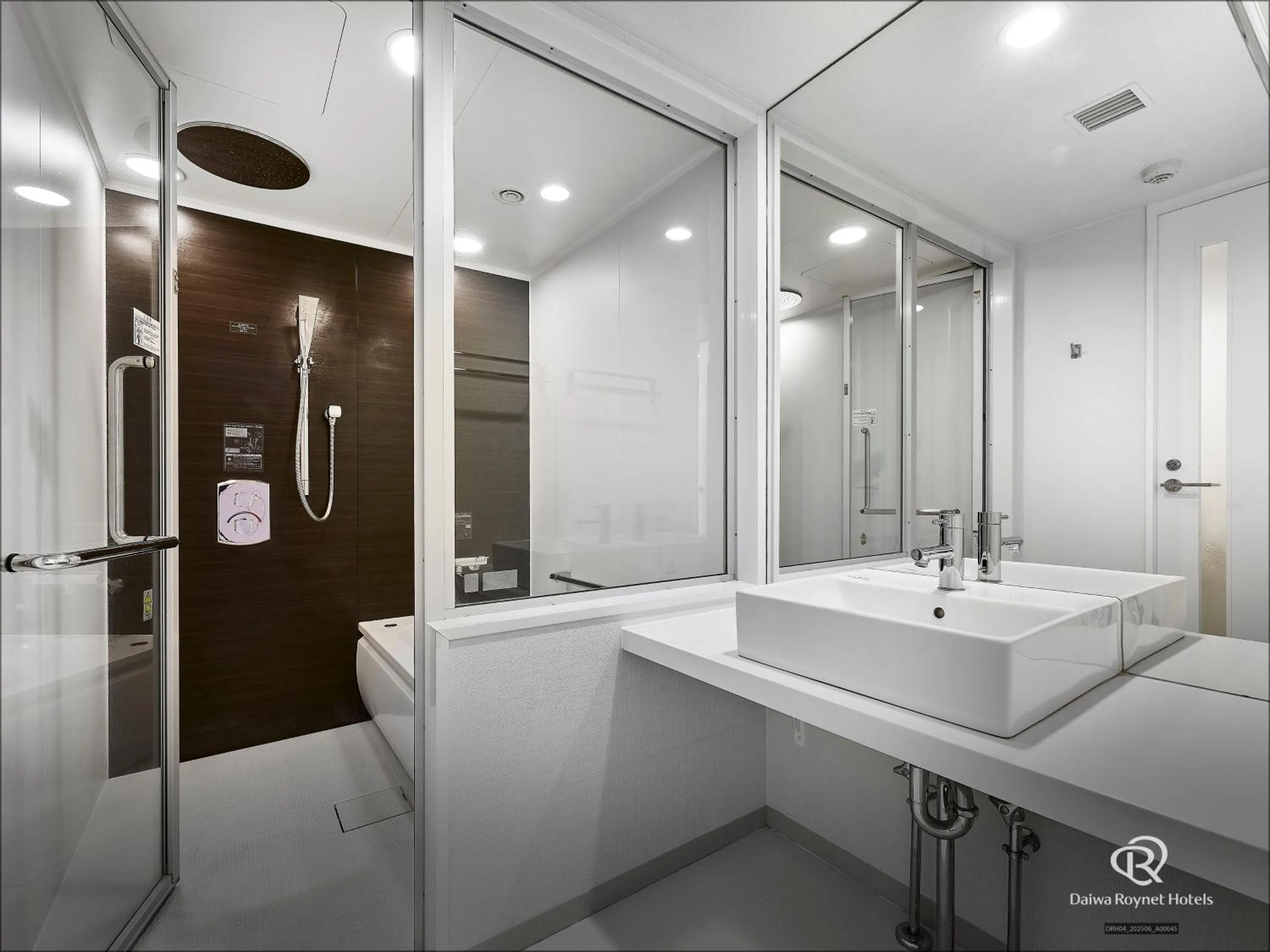 Bathroom in Daiwa Roynet Hotel Numazu