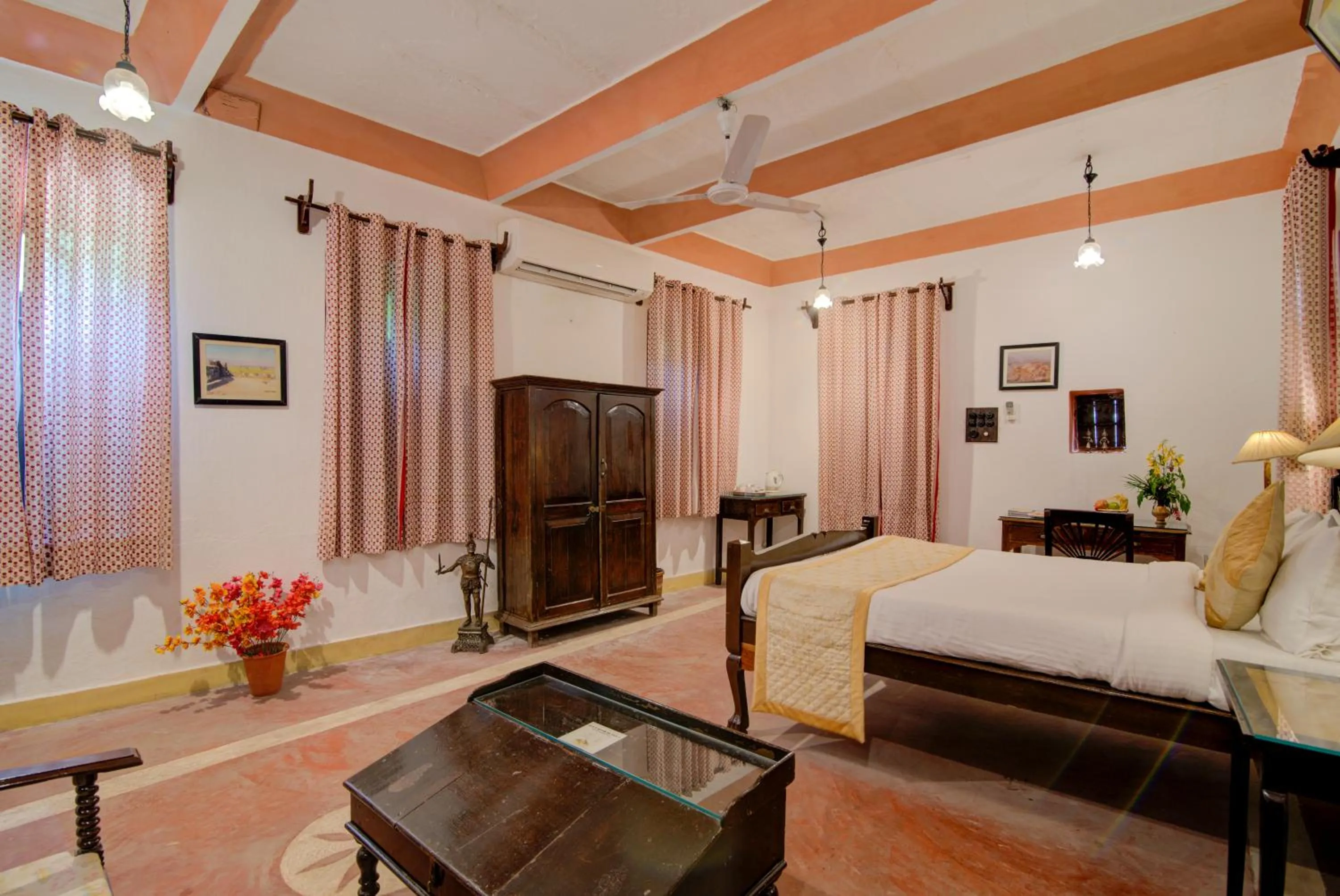 Bed in Fort Dadhikar, Alwar