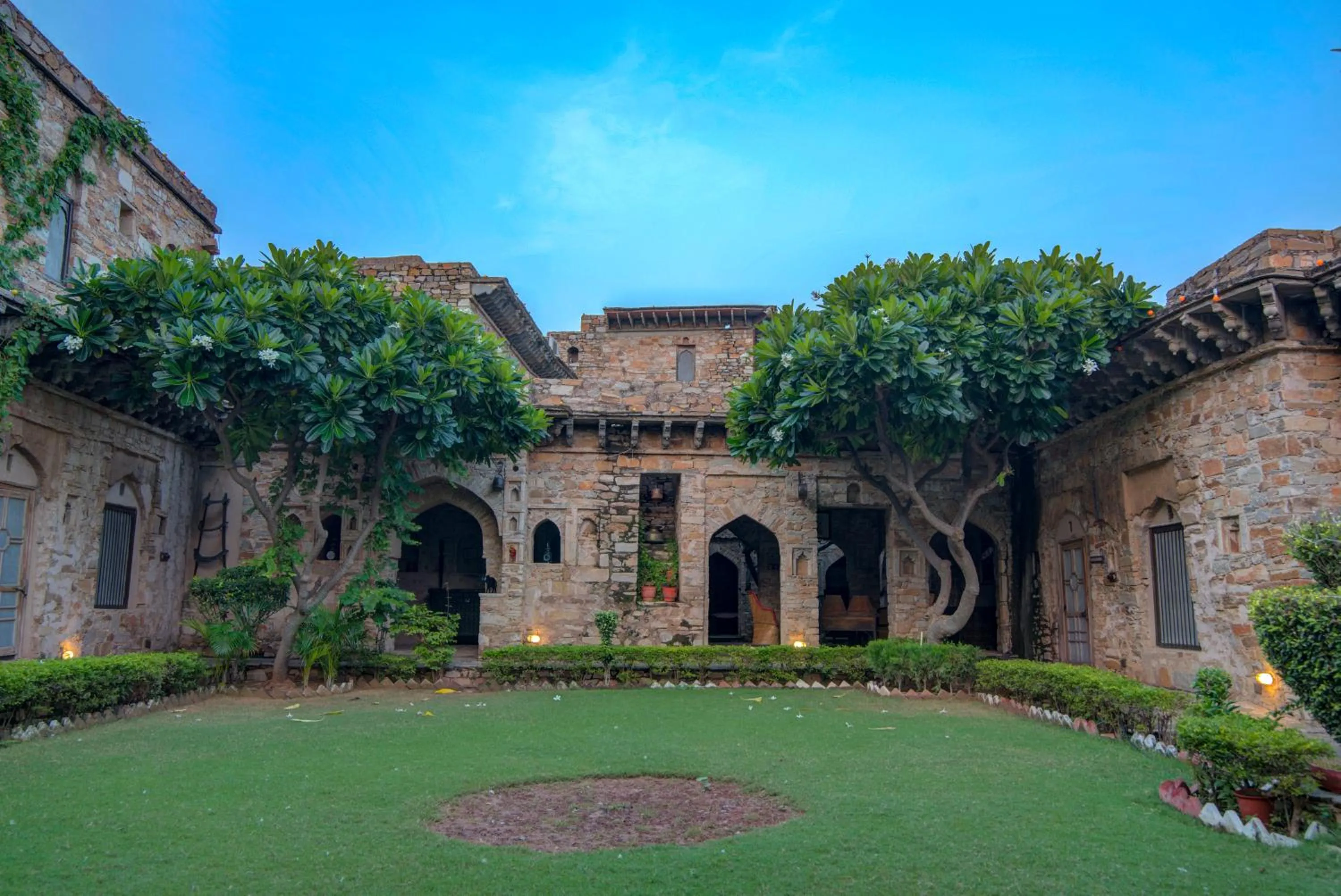 Day in Fort Dadhikar, Alwar