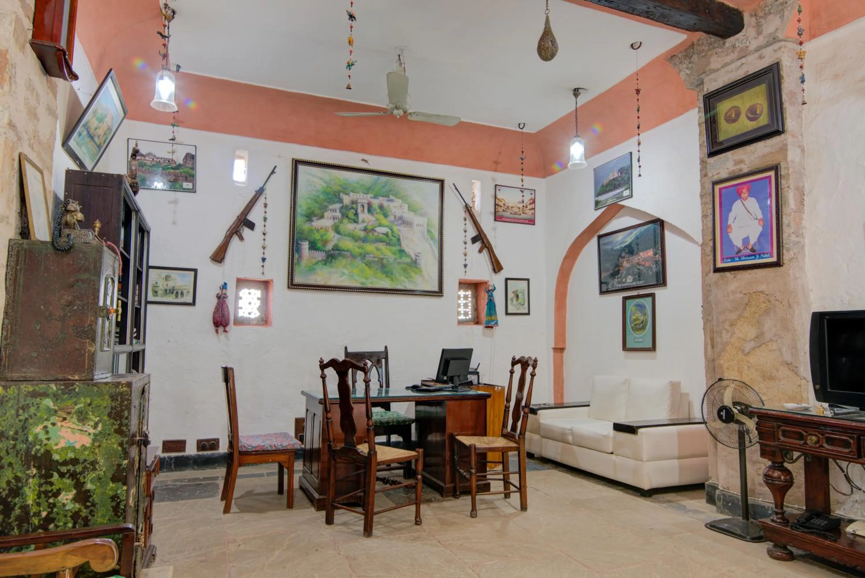 Lobby or reception in Fort Dadhikar, Alwar