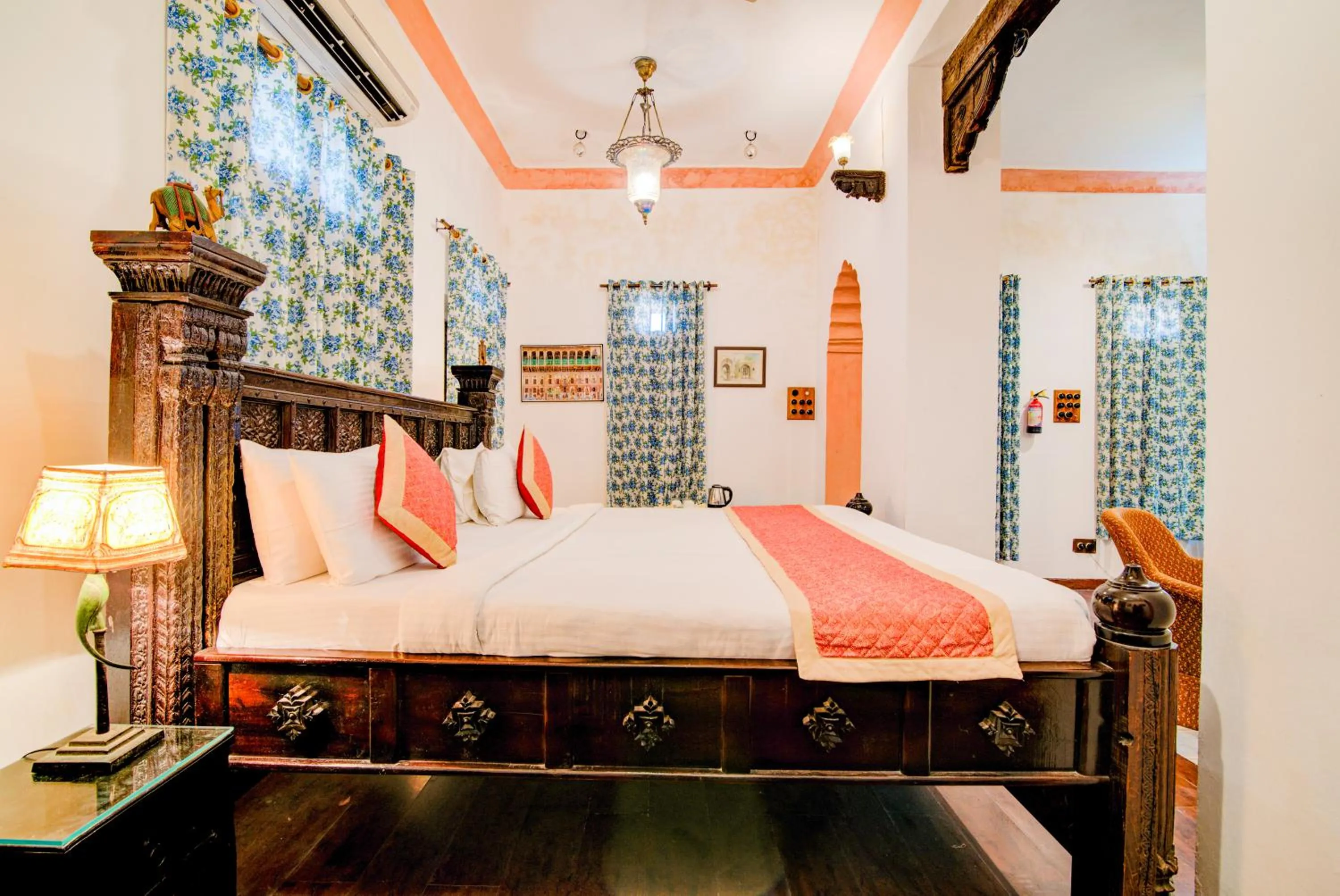 Bed in Fort Dadhikar, Alwar