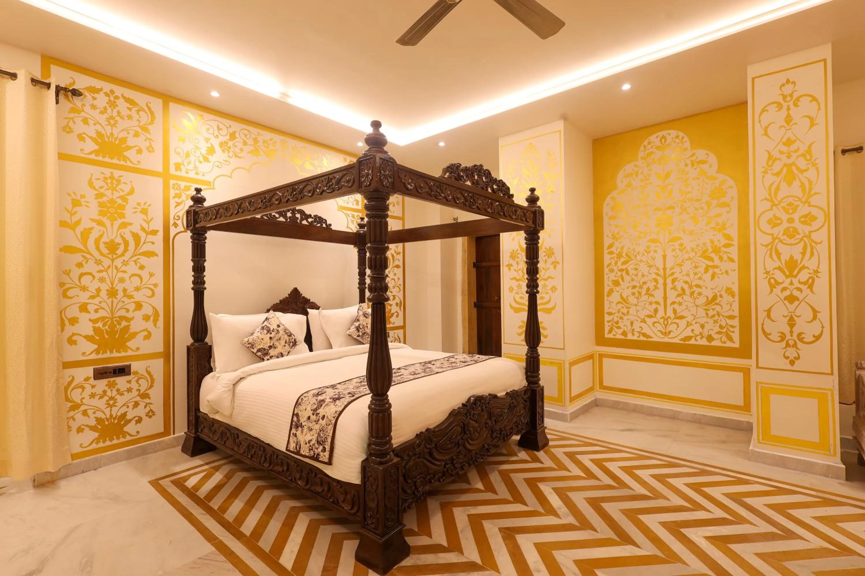 Bed in Fort Dadhikar, Alwar