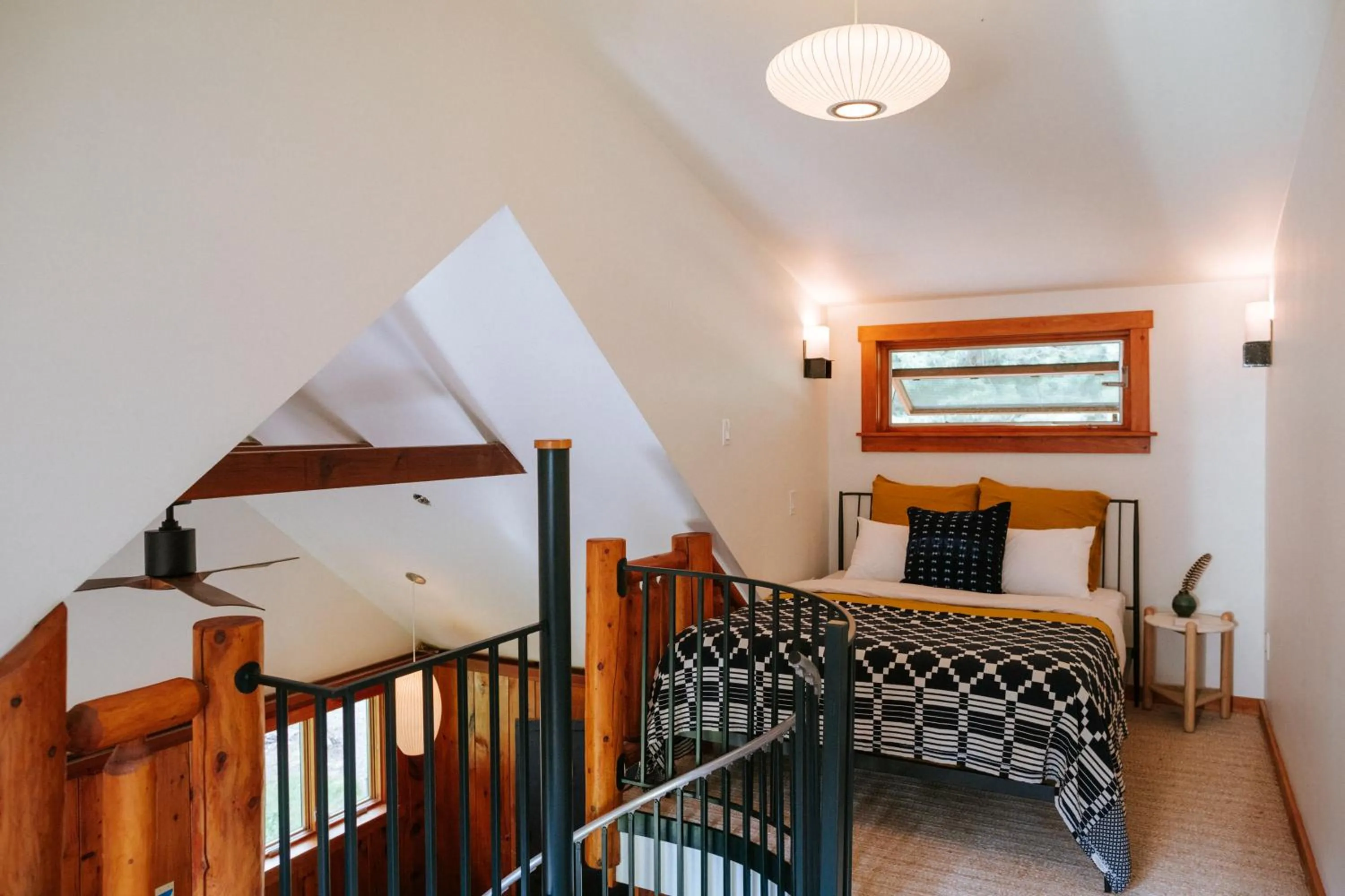 Bedroom, Bed in The Leeway