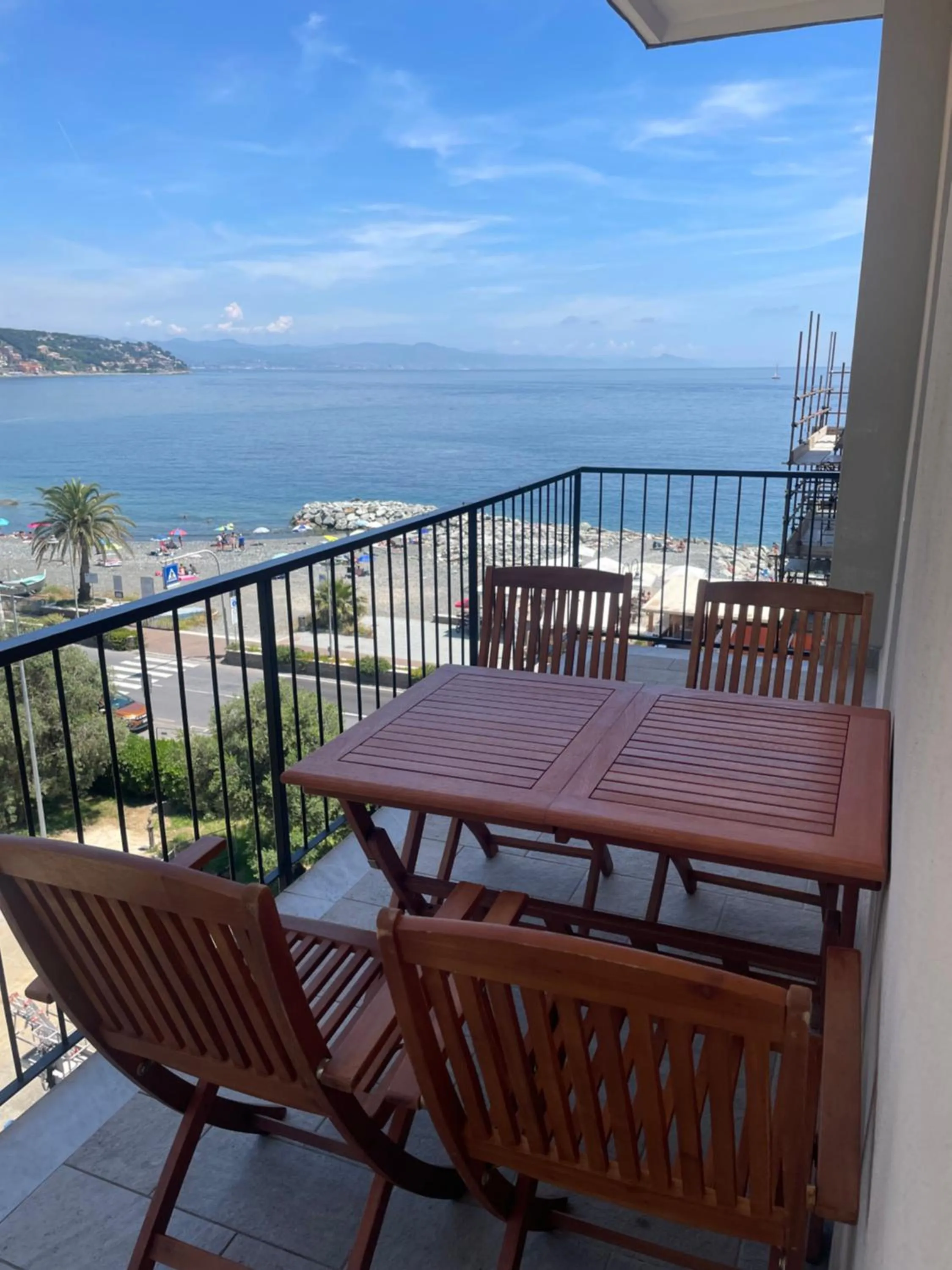 Appartamento con terrazza fronte mare
