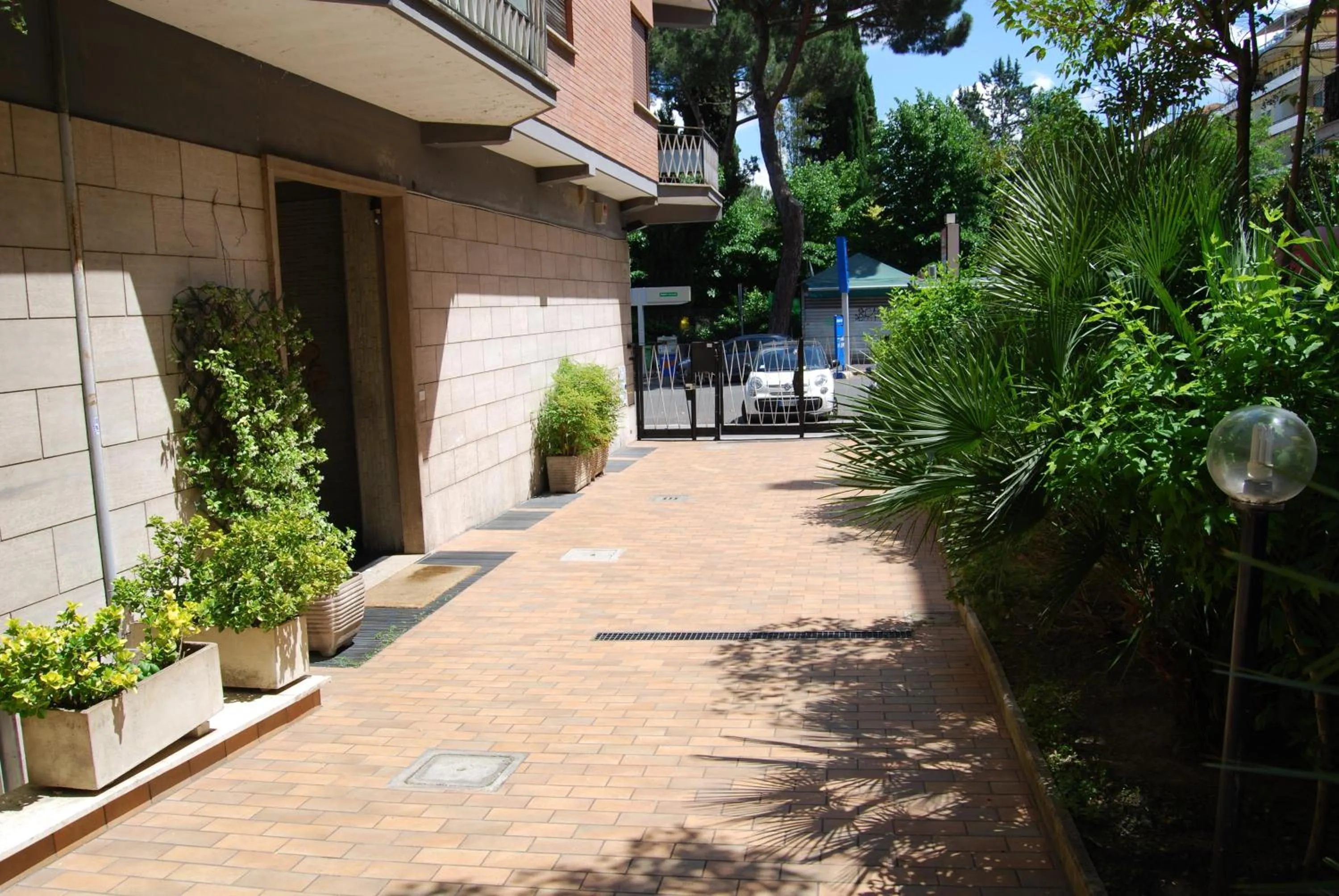 Facade/entrance in Residenza Flaminia