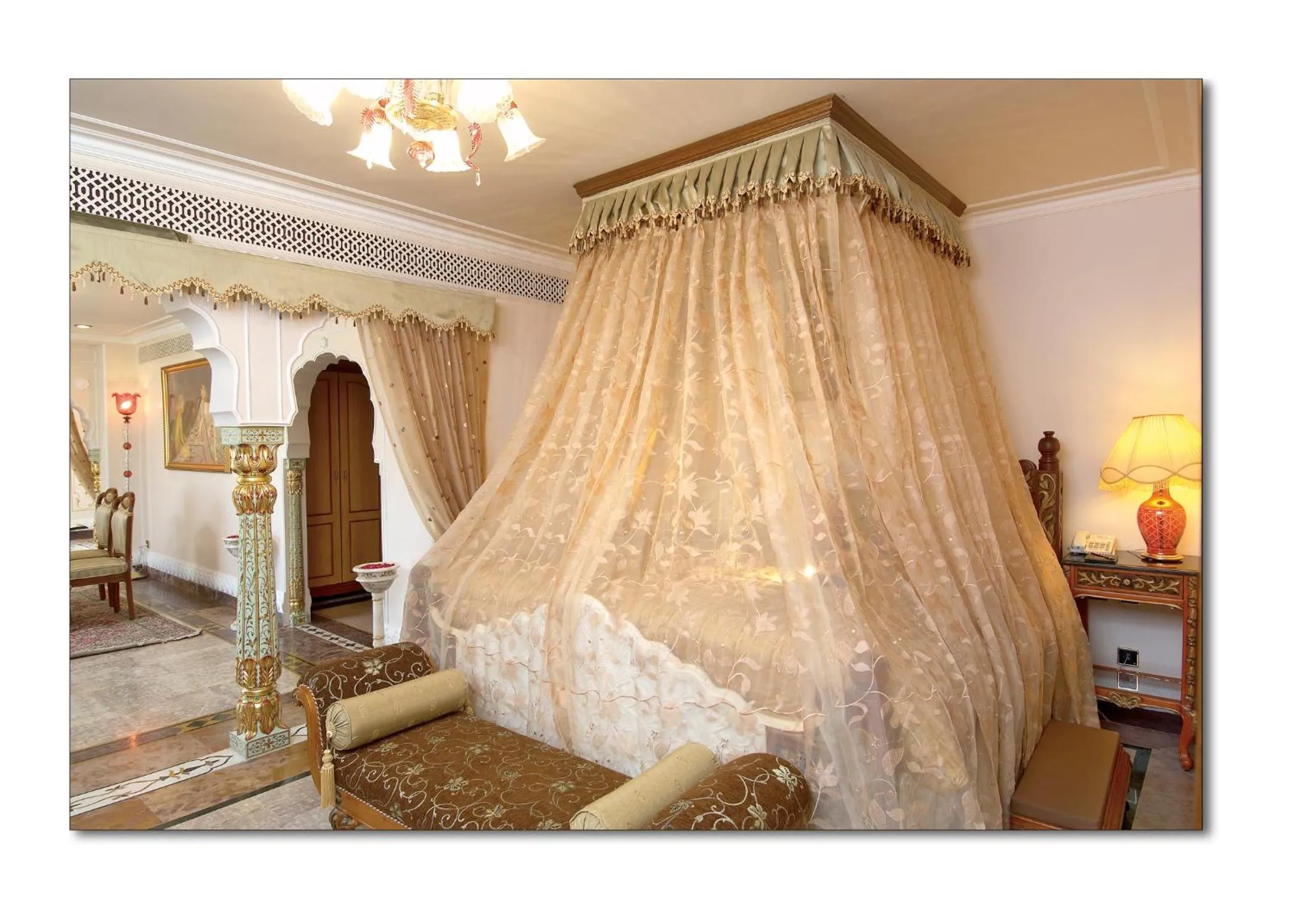 Decorative detail in Shiv Vilas Resort