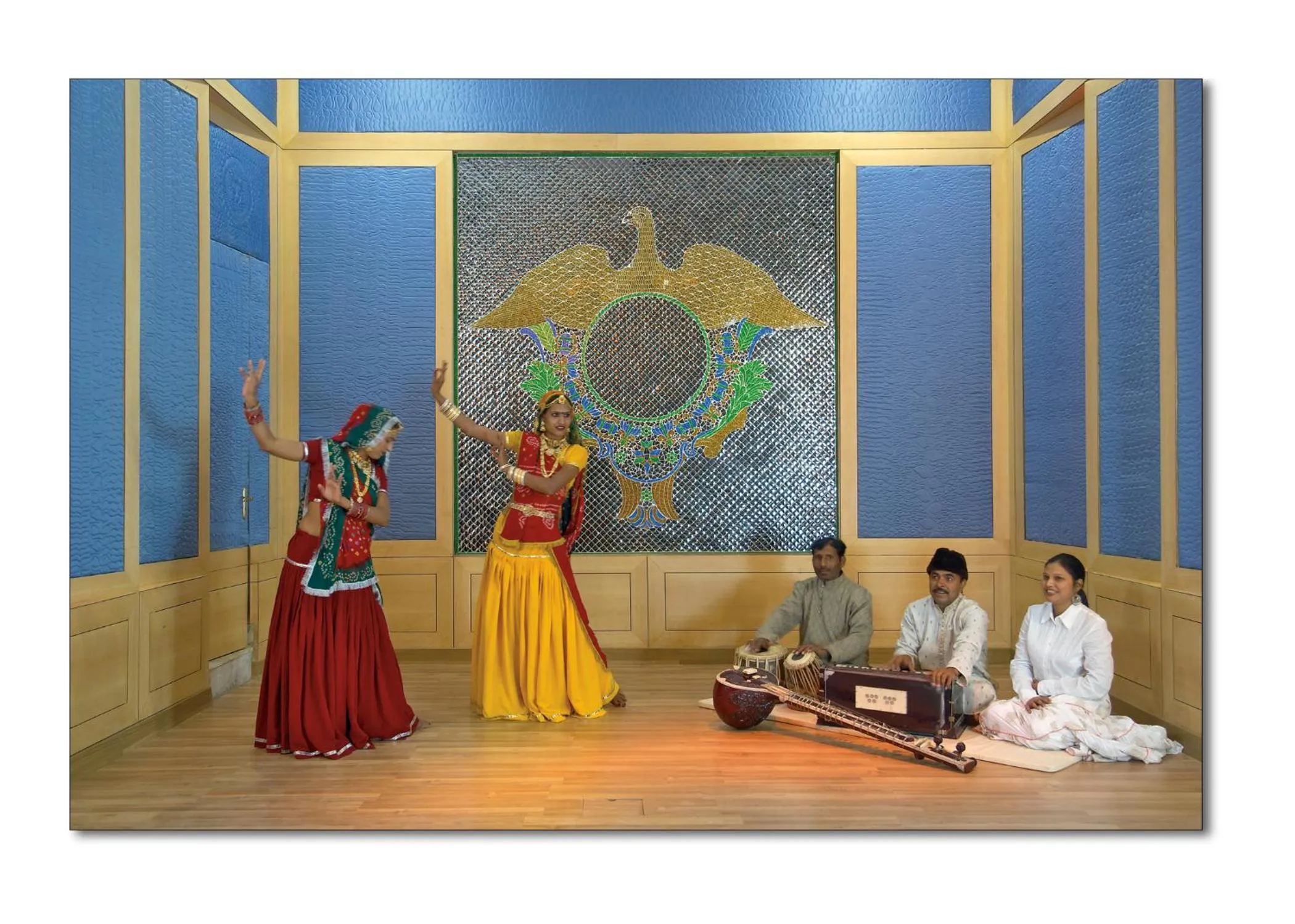 Evening entertainment in Shiv Vilas Resort