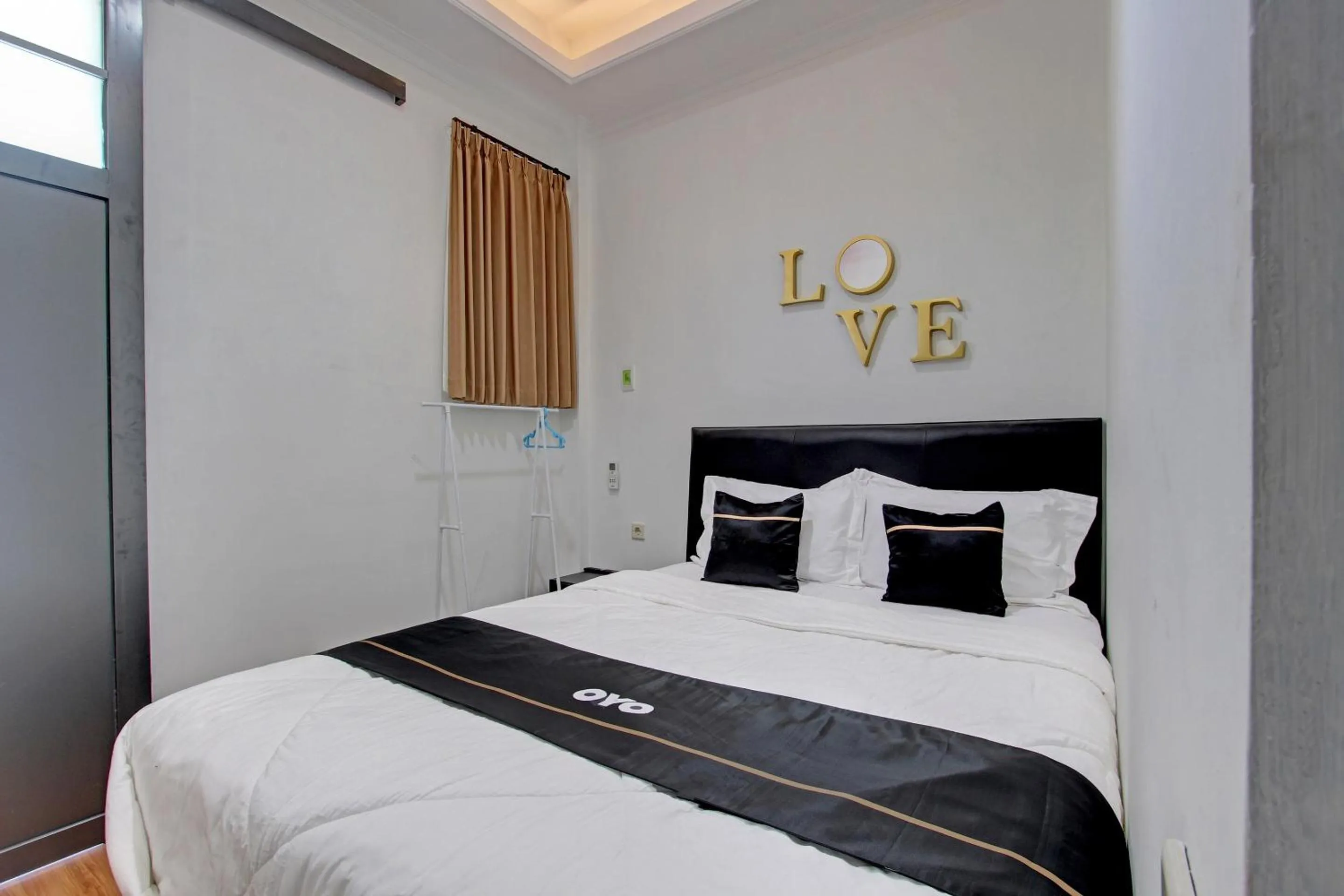 Bedroom in Collection O 93028 Homestay Joglo Ibu