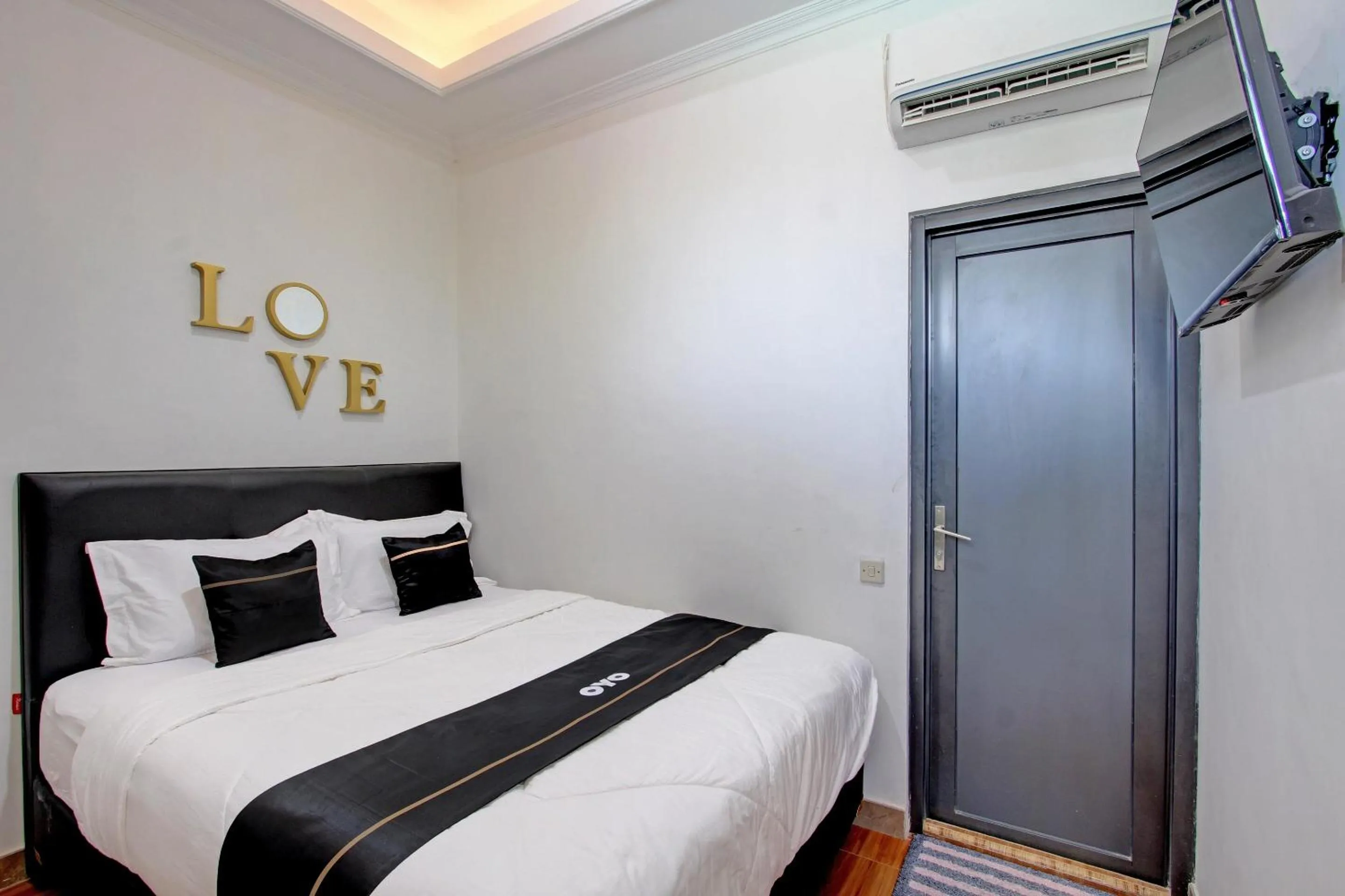 Bedroom in Collection O 93028 Homestay Joglo Ibu