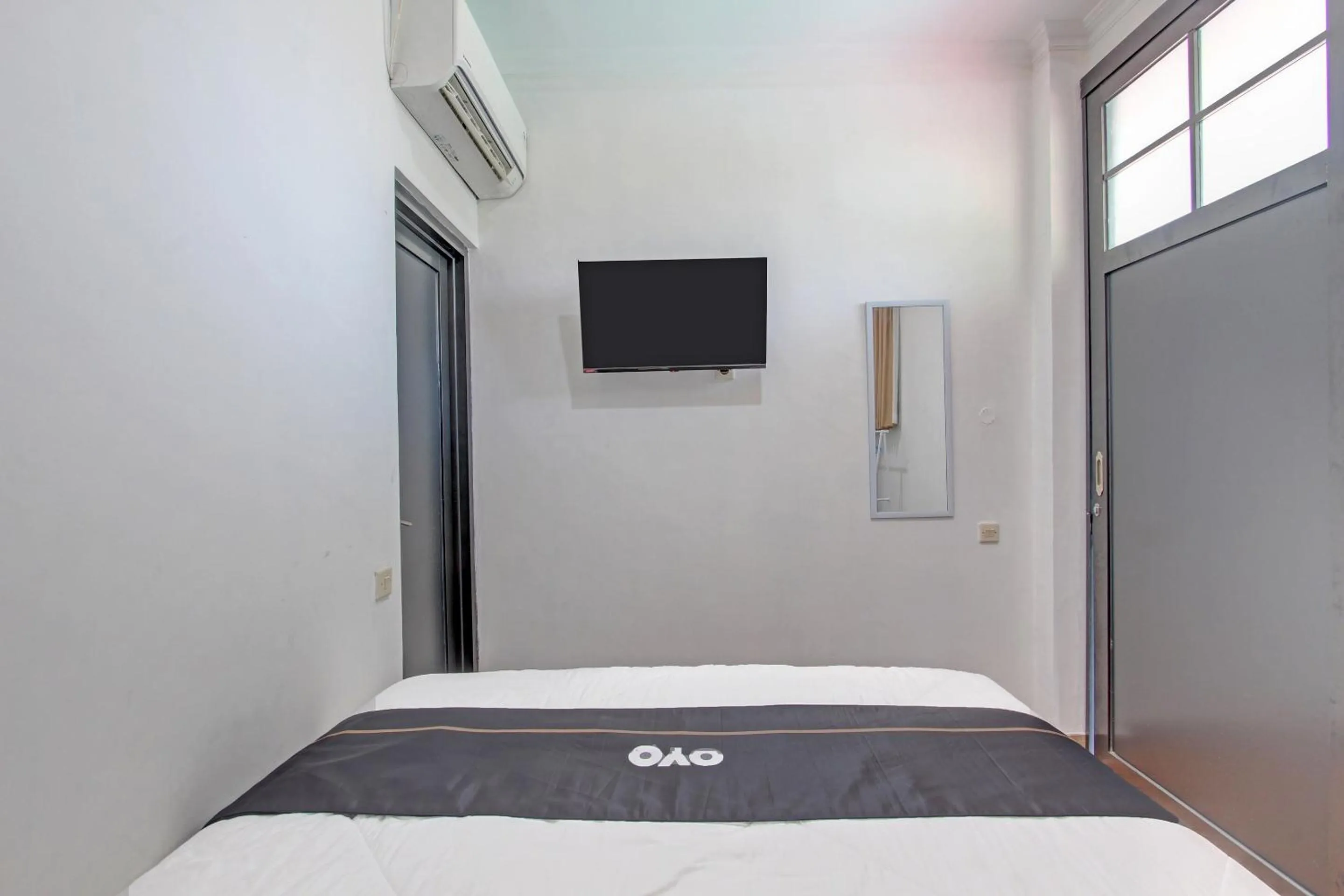 Bedroom in Collection O 93028 Homestay Joglo Ibu