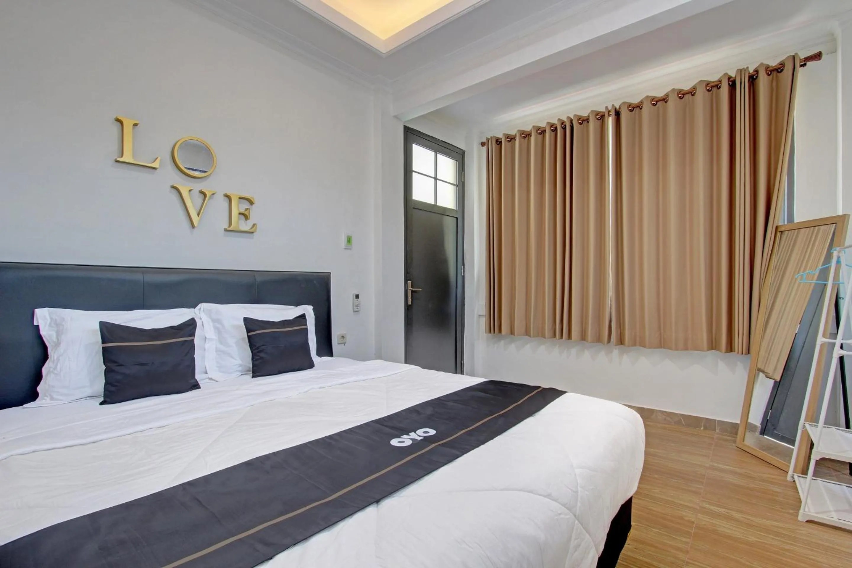 Bedroom in Collection O 93028 Homestay Joglo Ibu