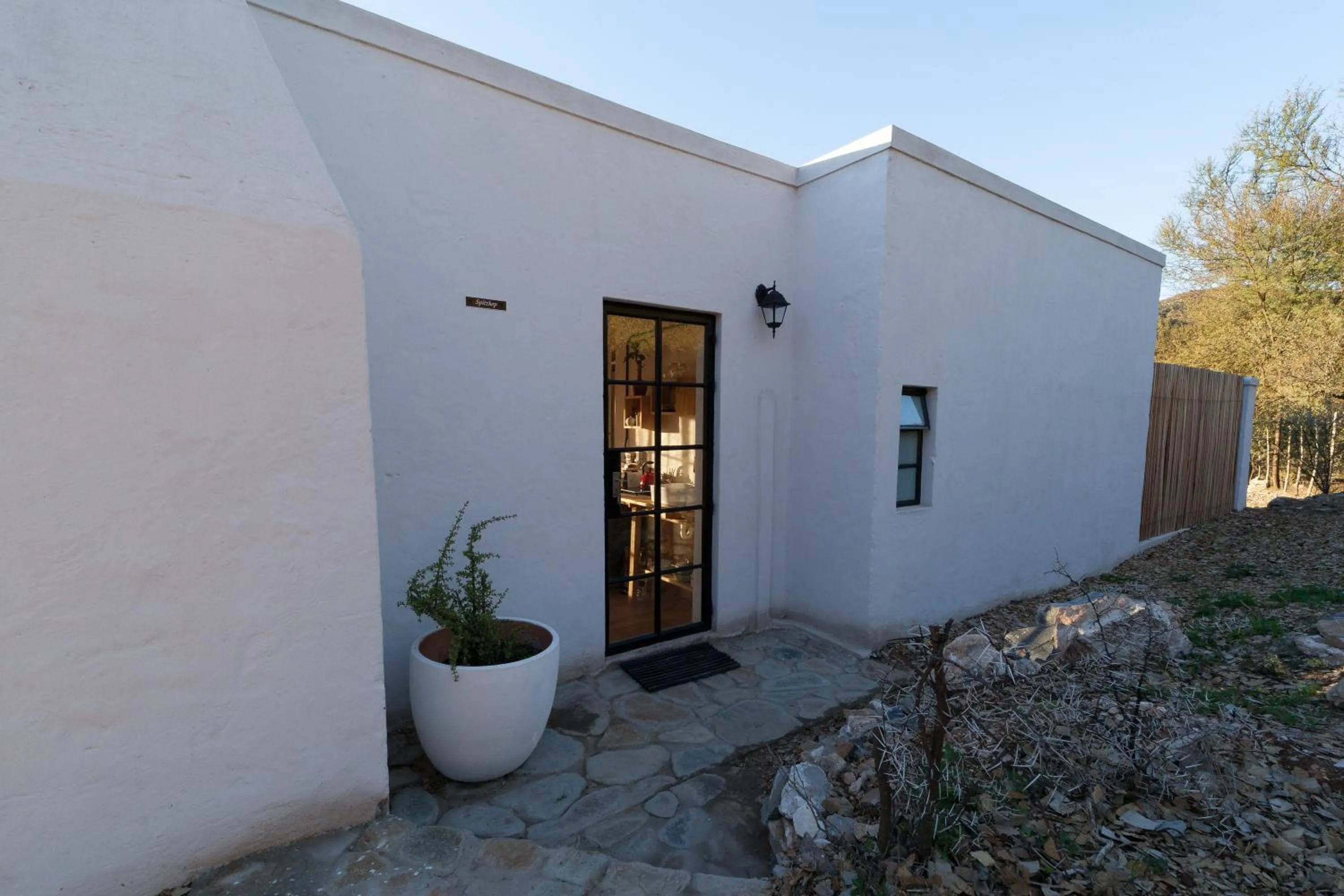 Facade/entrance in De Kombuys