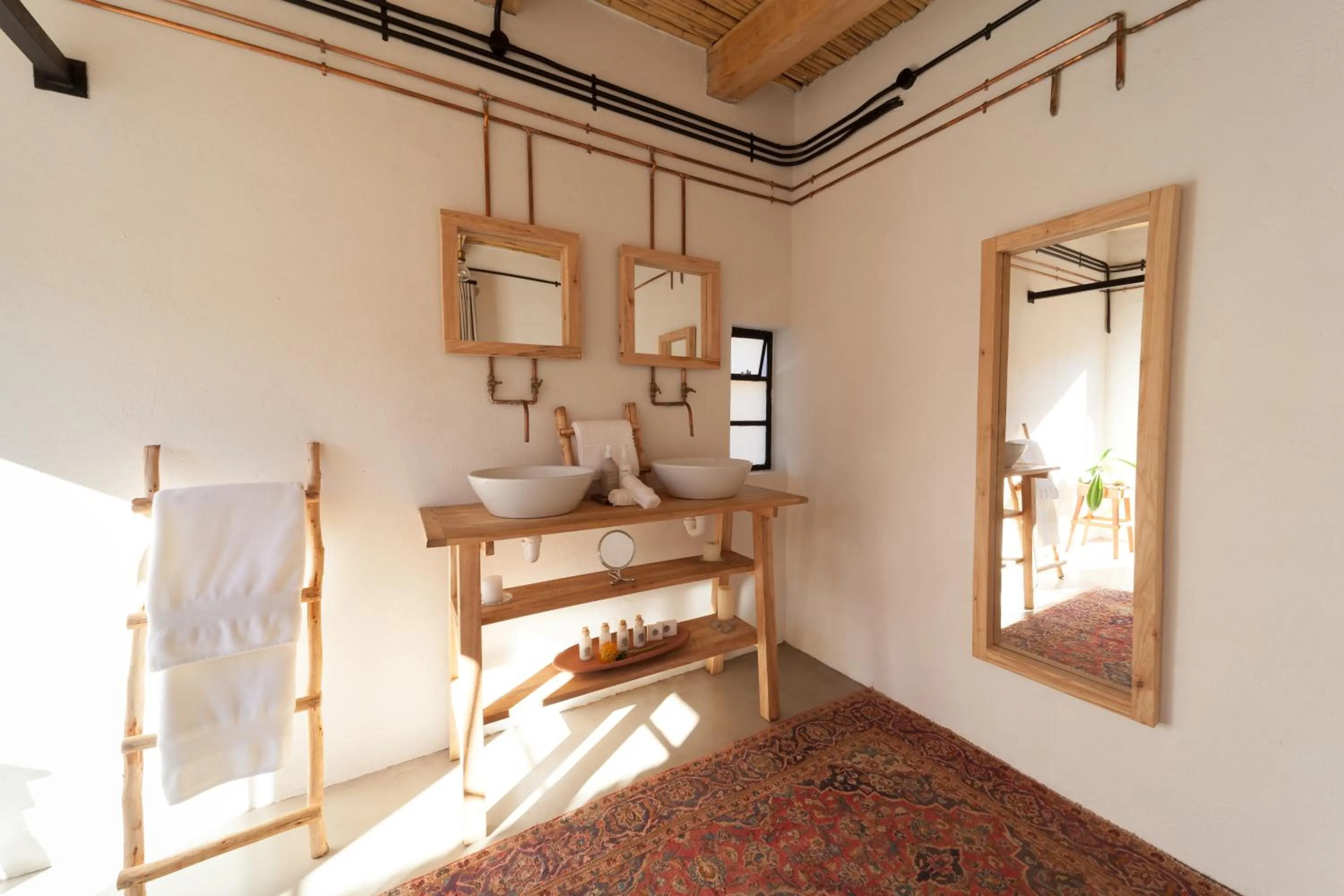 Bathroom, Bed in De Kombuys