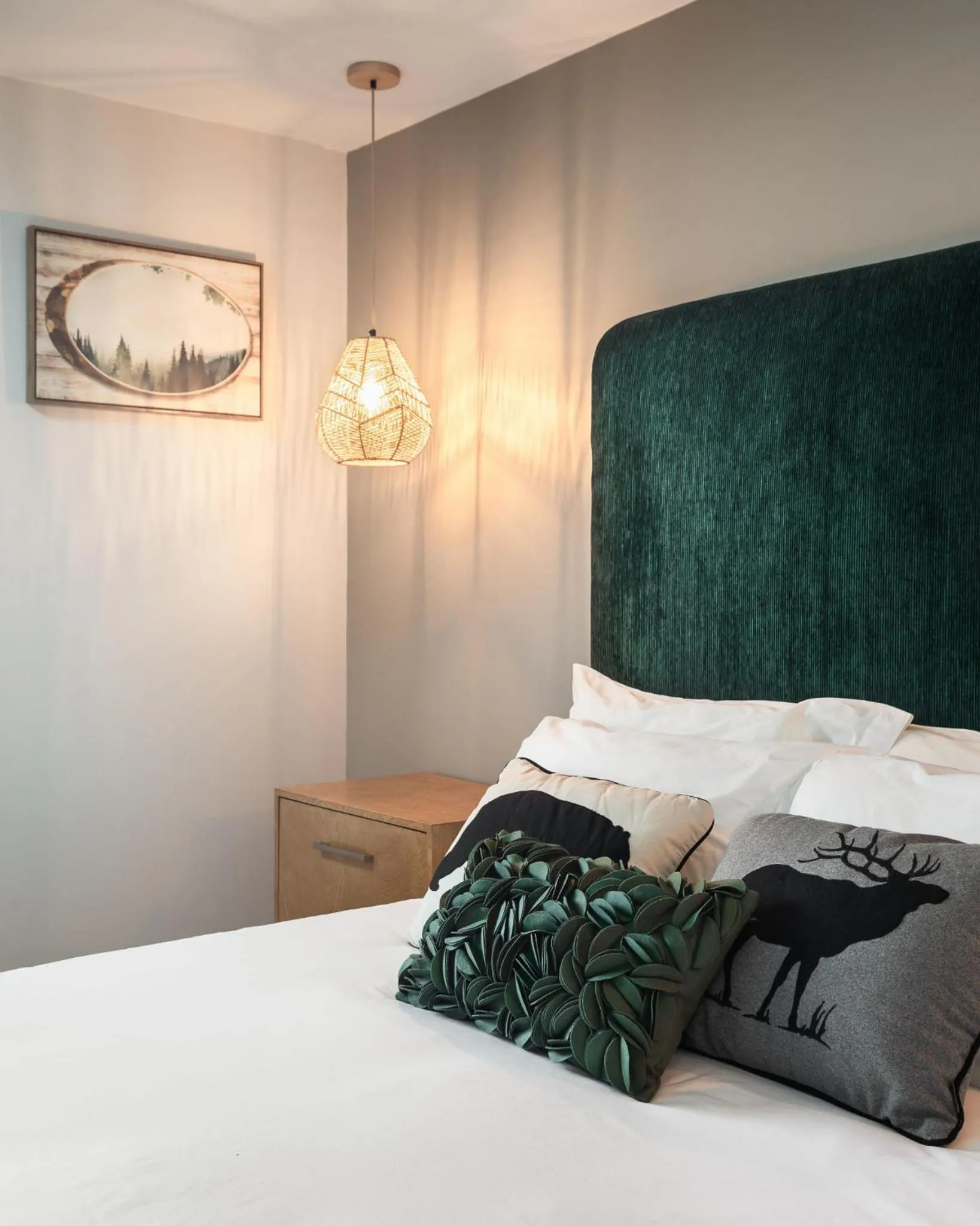 Bed in California Inn