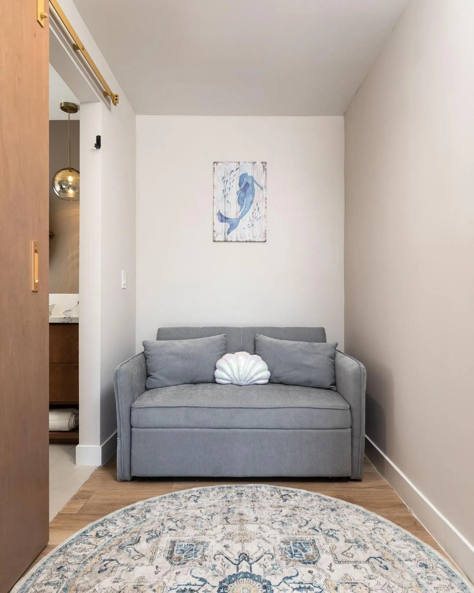 Bed in California Inn