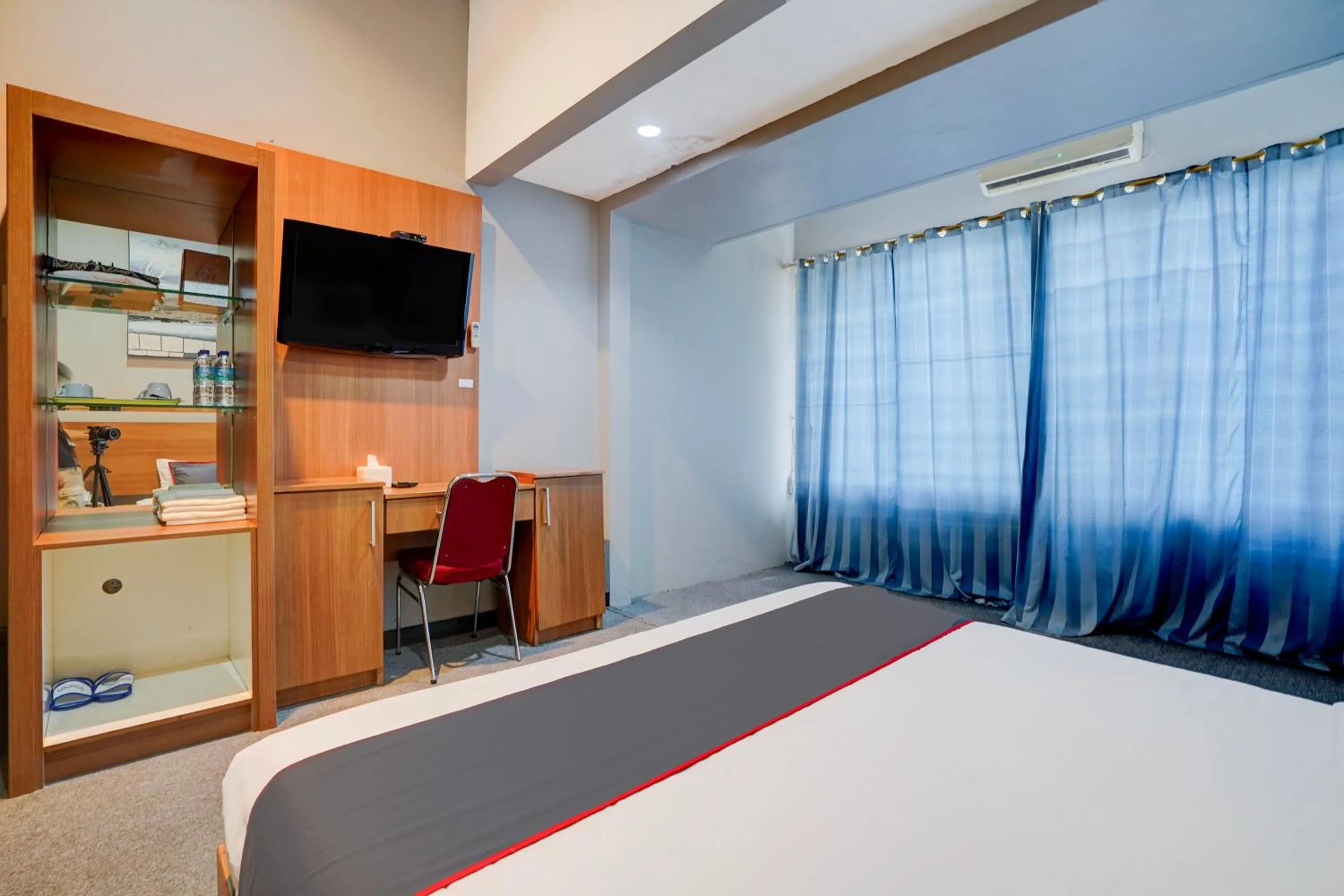 Bed in Collection O Padang near Mesjid Raya Syekh Ahmad Al-Minangkabawi formerly Hotel Surya Palace