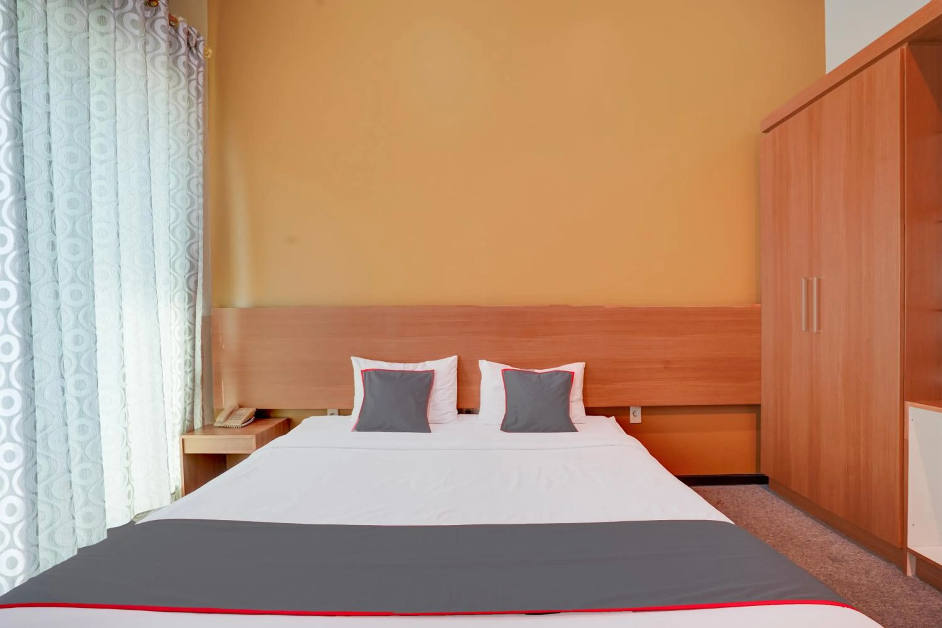 Bed in Collection O Padang near Mesjid Raya Syekh Ahmad Al-Minangkabawi formerly Hotel Surya Palace