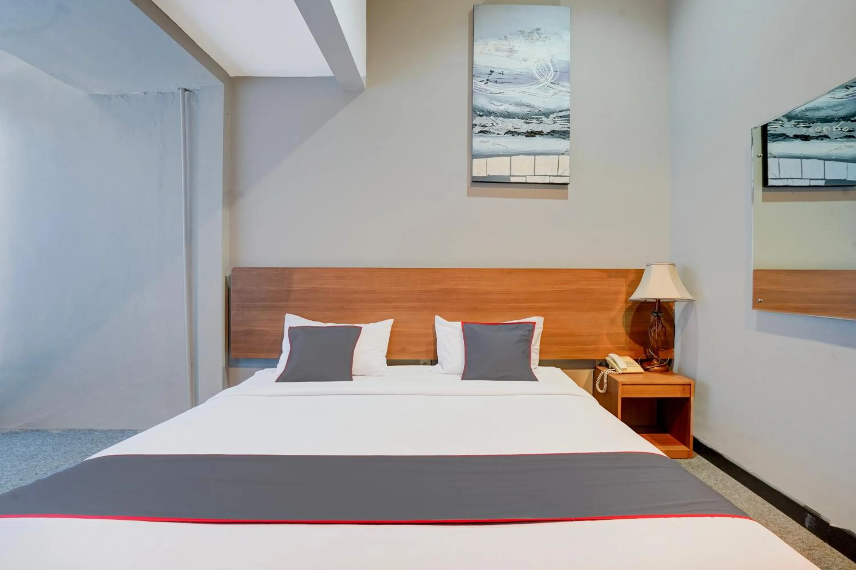 Bed in Collection O Padang near Mesjid Raya Syekh Ahmad Al-Minangkabawi formerly Hotel Surya Palace