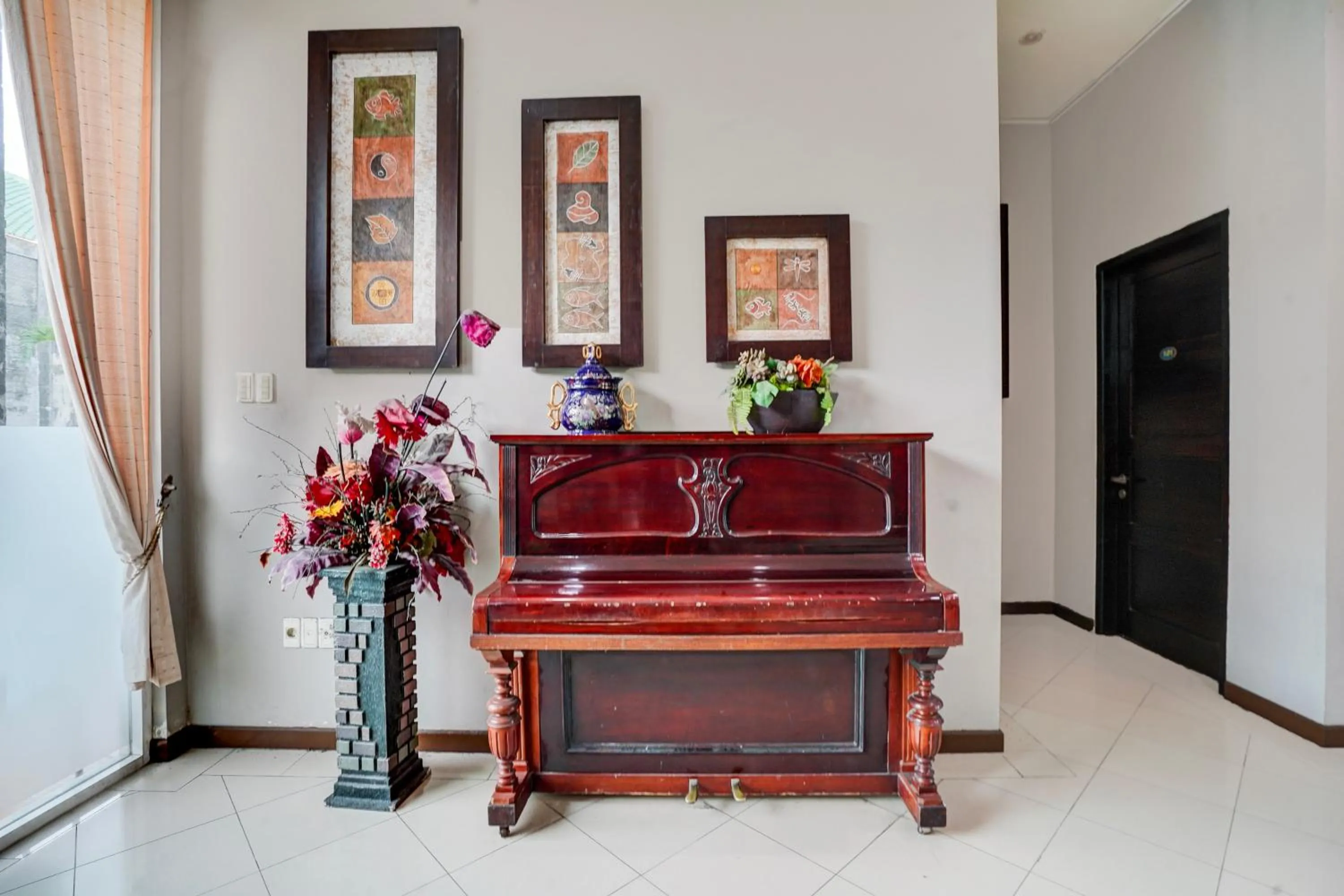 Area and facilities in Collection O Padang near Mesjid Raya Syekh Ahmad Al-Minangkabawi formerly Hotel Surya Palace