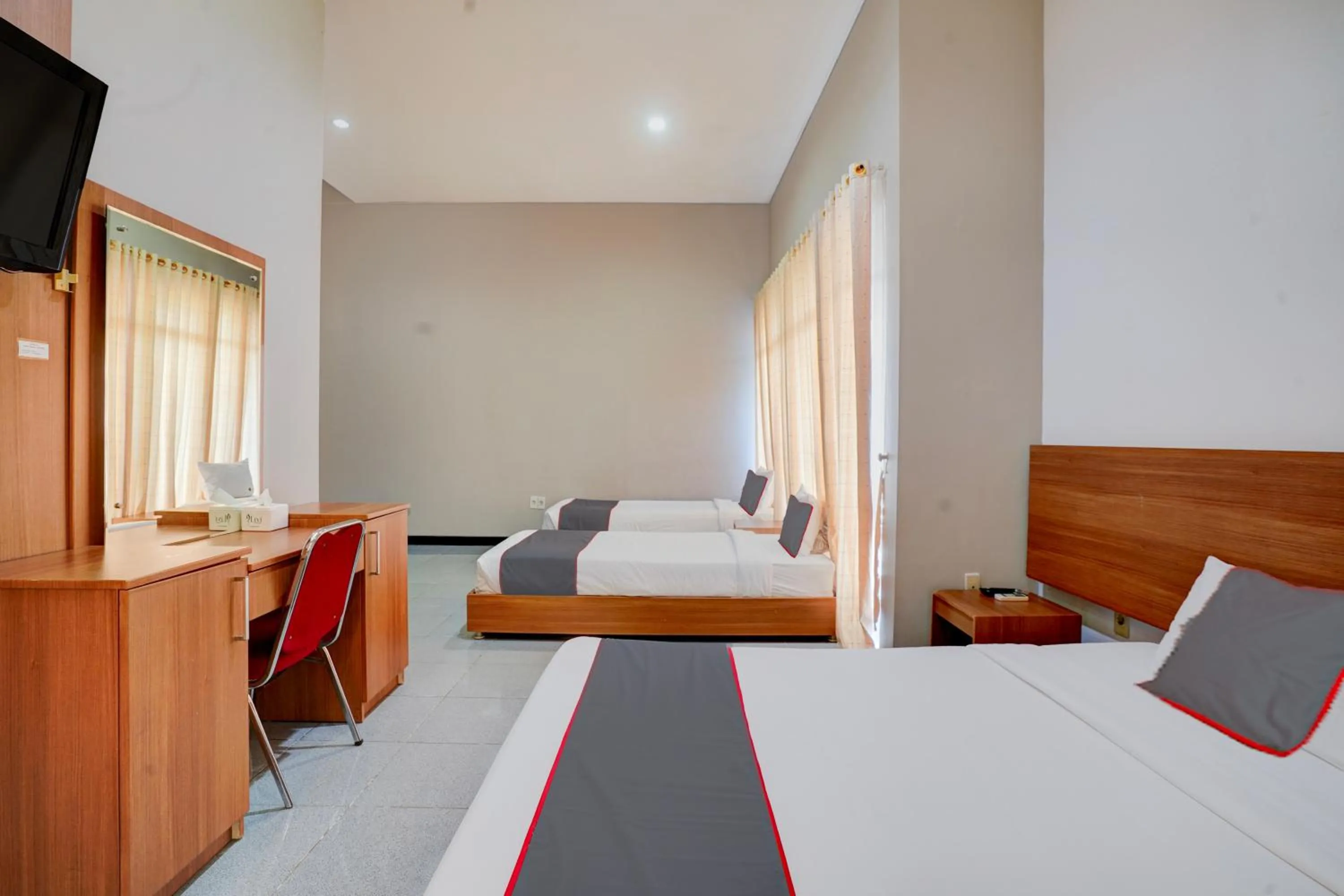 Bed in Collection O Padang near Mesjid Raya Syekh Ahmad Al-Minangkabawi formerly Hotel Surya Palace