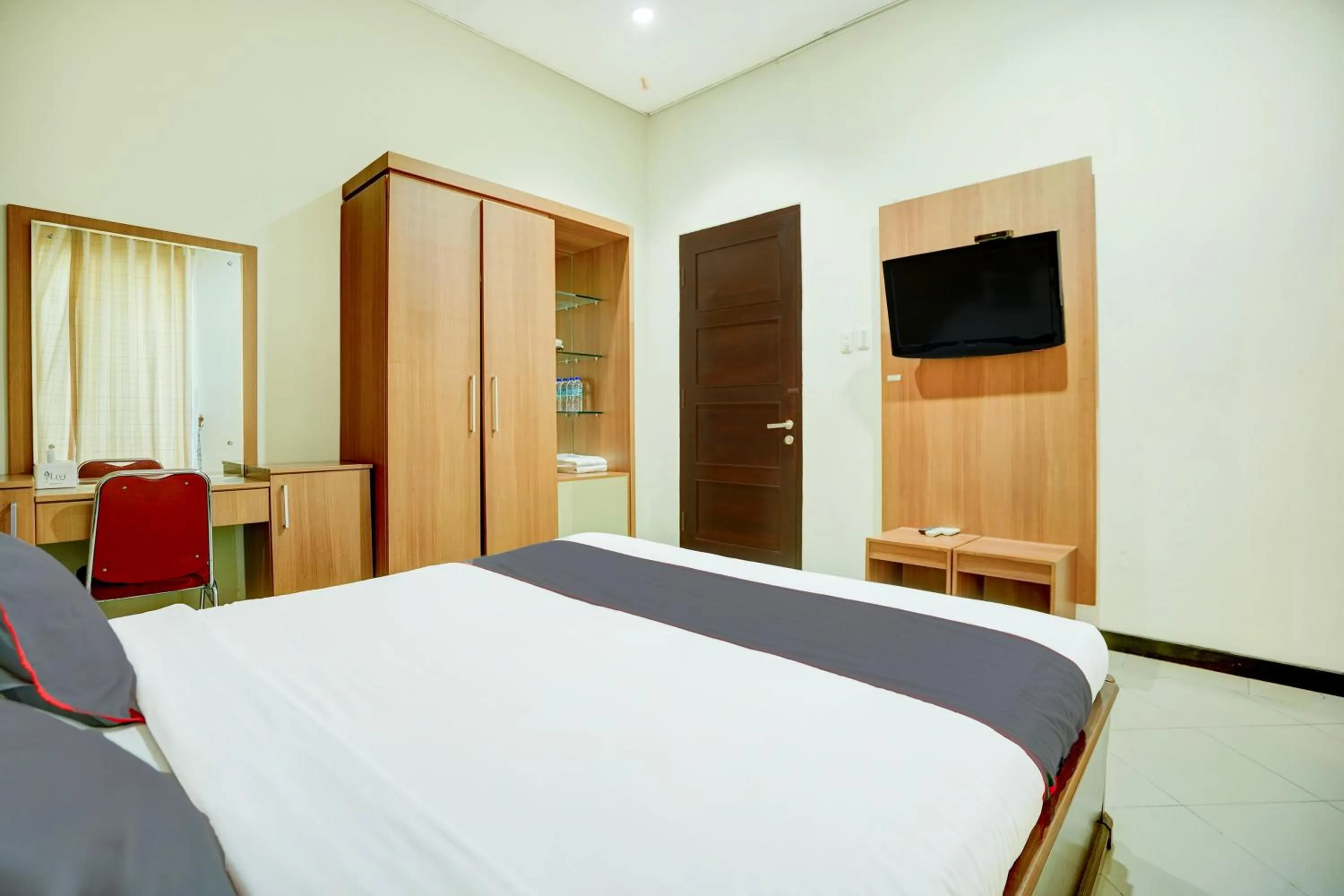 Bed in Collection O Padang near Mesjid Raya Syekh Ahmad Al-Minangkabawi formerly Hotel Surya Palace