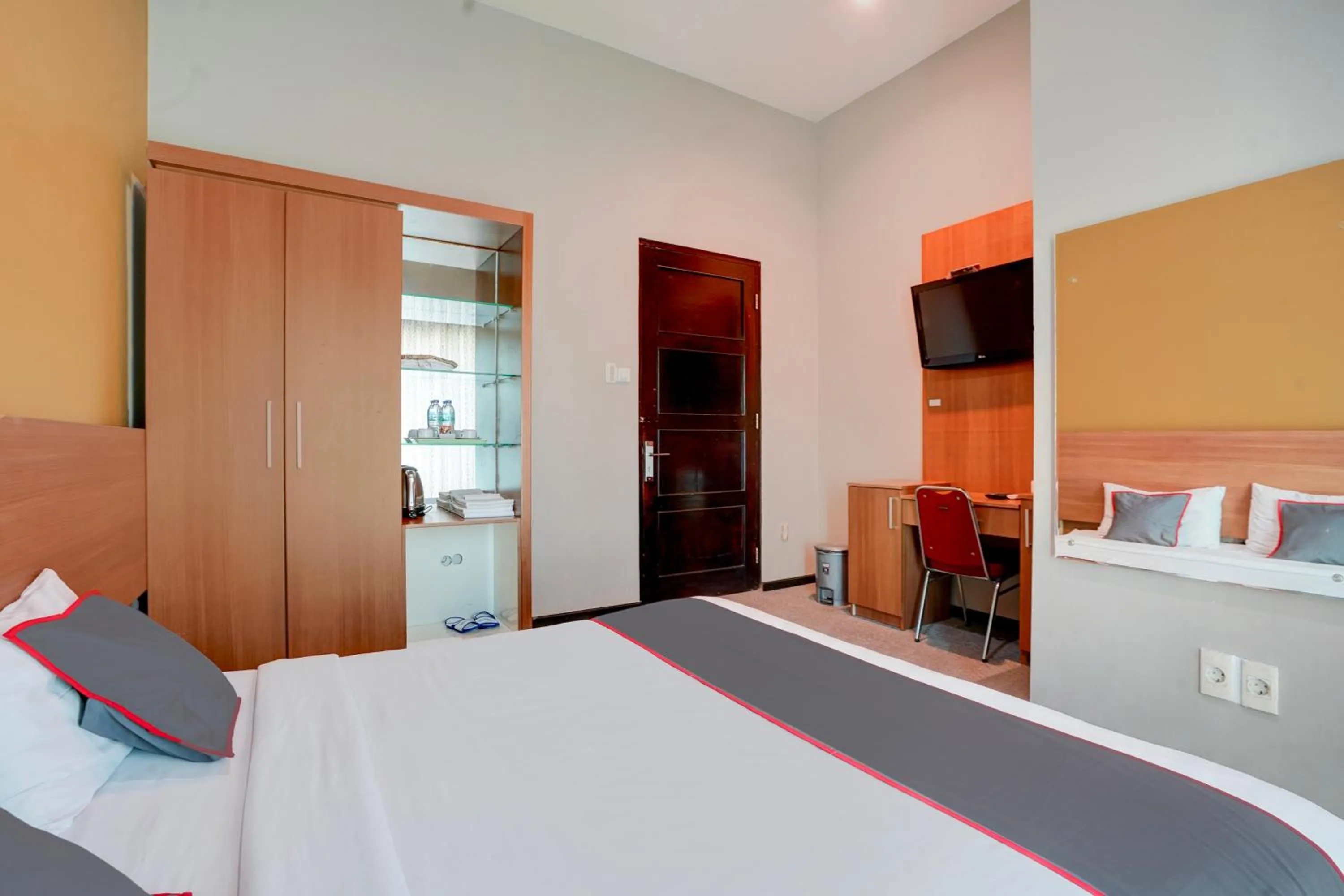 Bed in Collection O Padang near Mesjid Raya Syekh Ahmad Al-Minangkabawi formerly Hotel Surya Palace