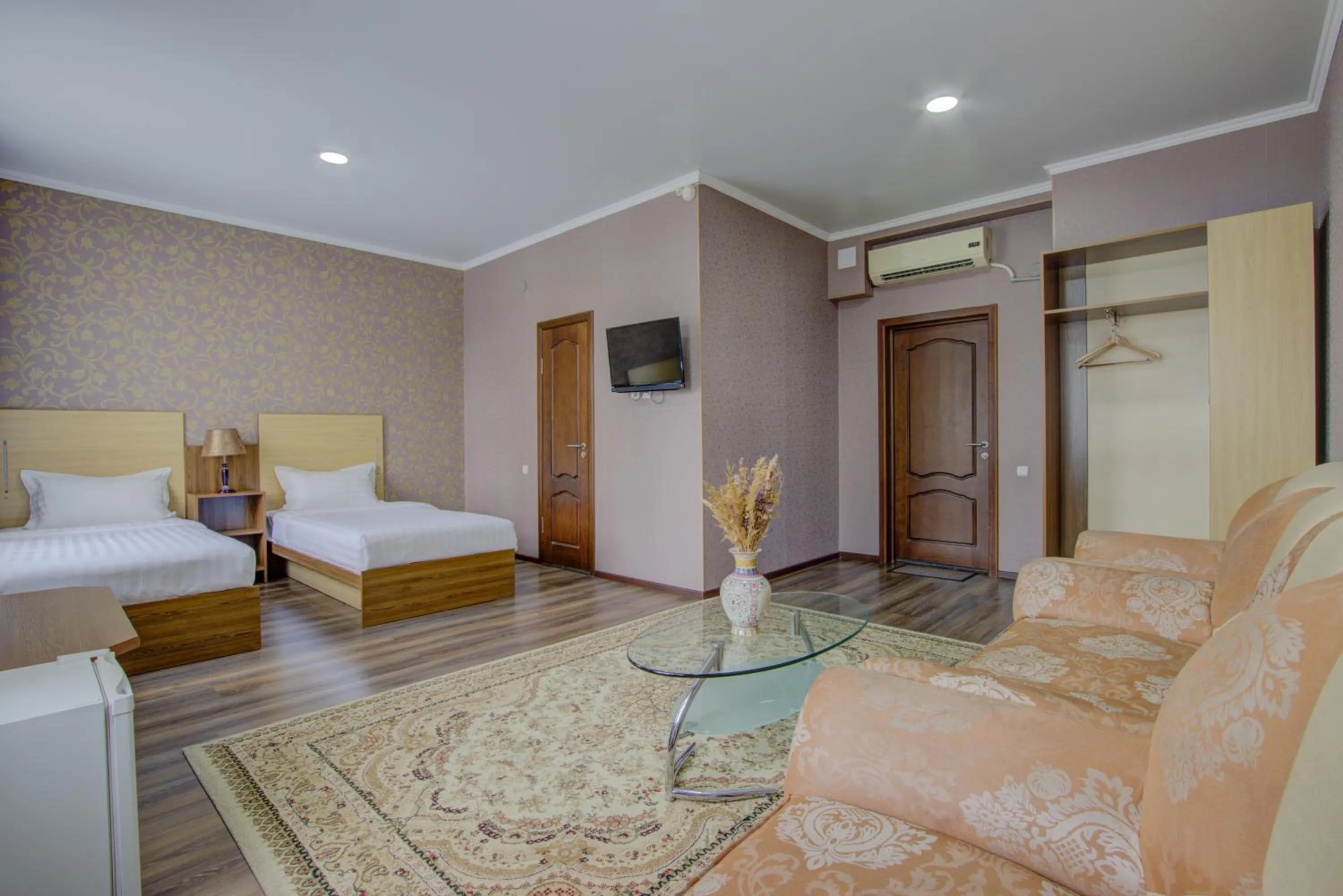 Bed in Shah Palace Hotel