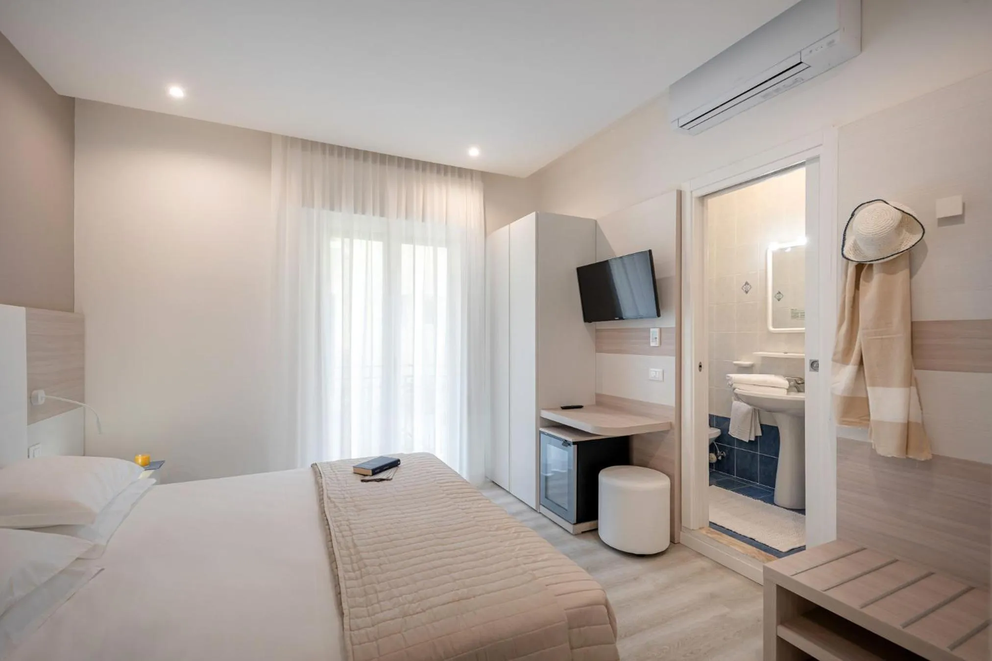 Photo of the whole room in Hotel Miramare