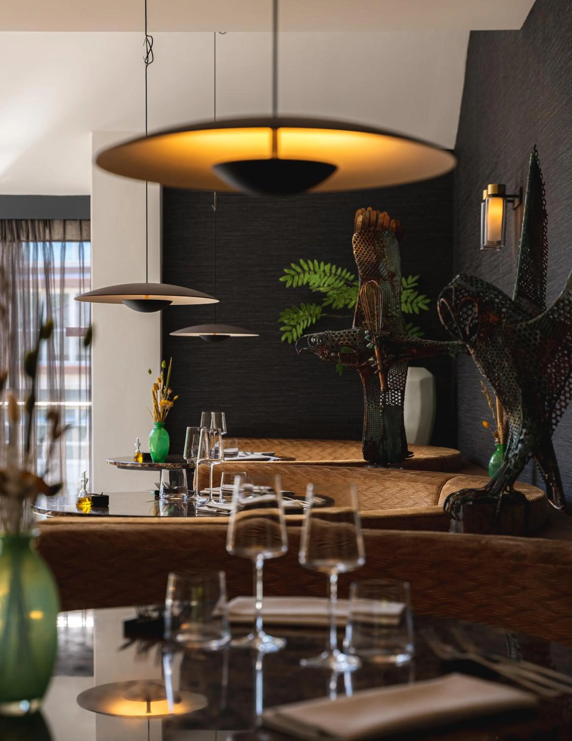 Restaurant/places to eat in blooming