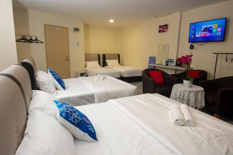 Bed in Southern Tip Hotel - City & 100m walk to McDonald's & FREE DOBI